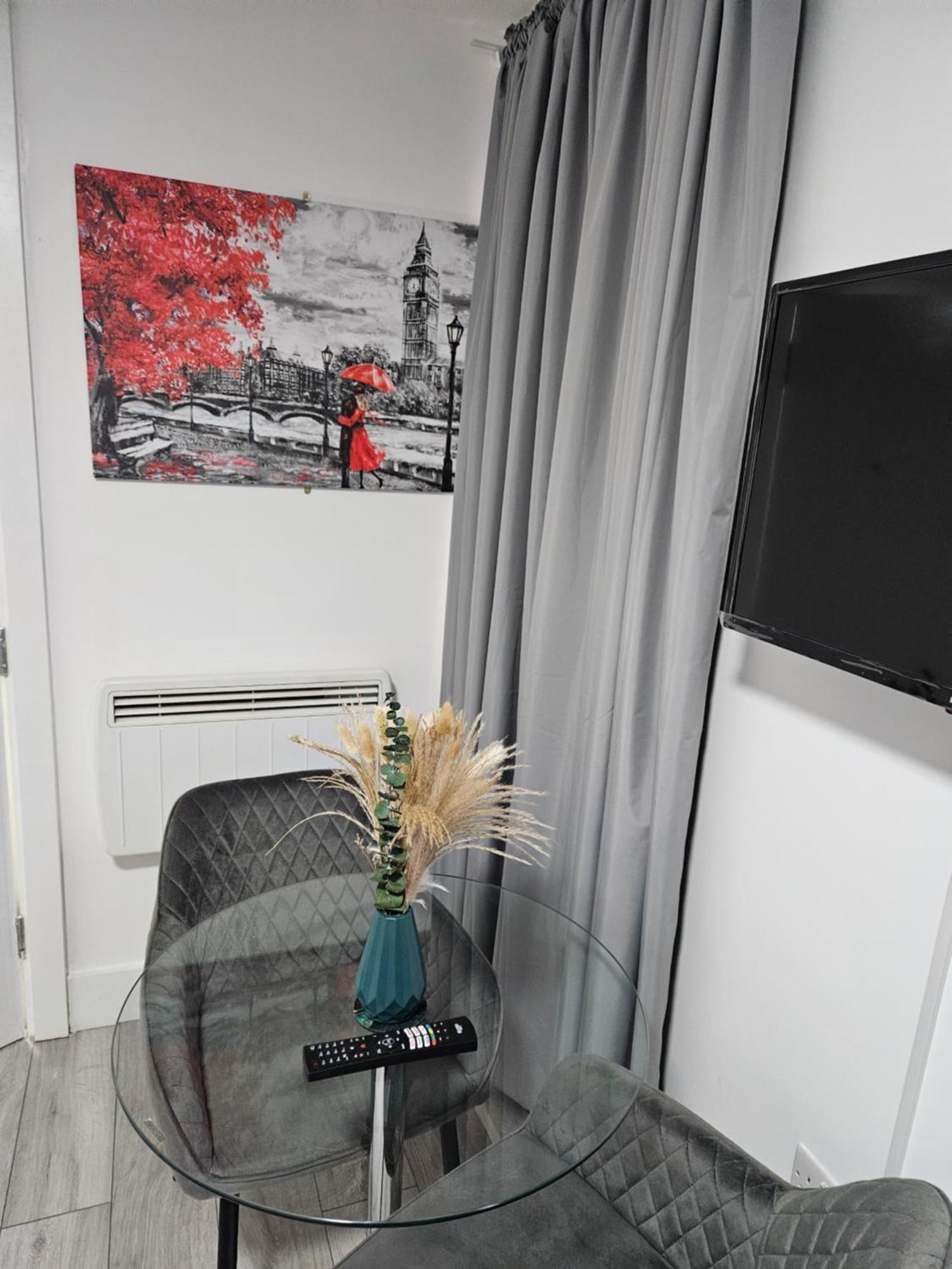 Apartment Cozy Ground-floor Studio, Excellent Access *