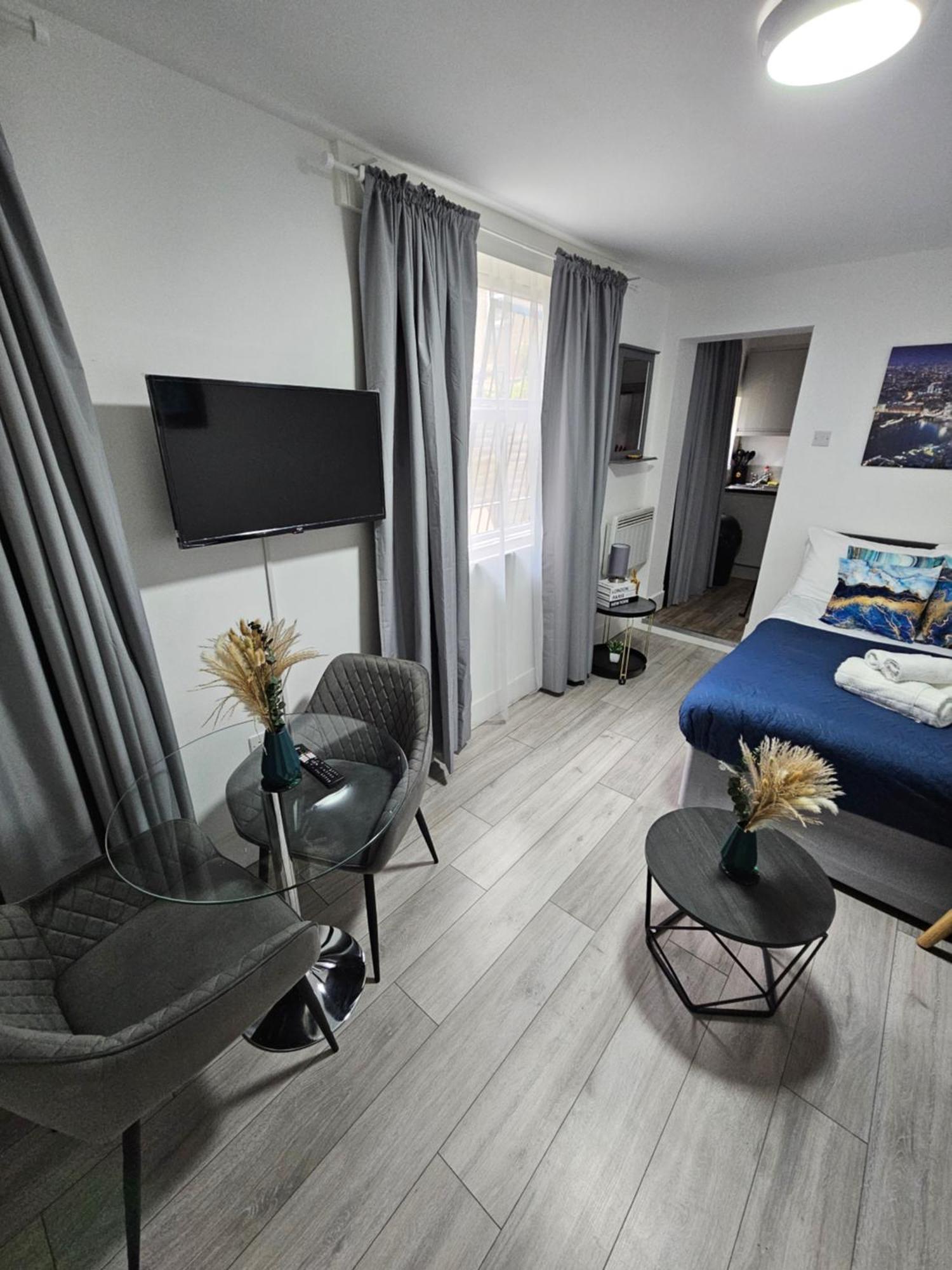 Apartment Cozy Ground-floor Studio, Excellent Access *