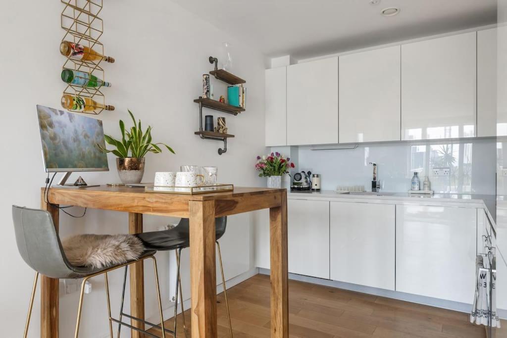 Leilighet Modern New 1-bedroom Stunning Views *