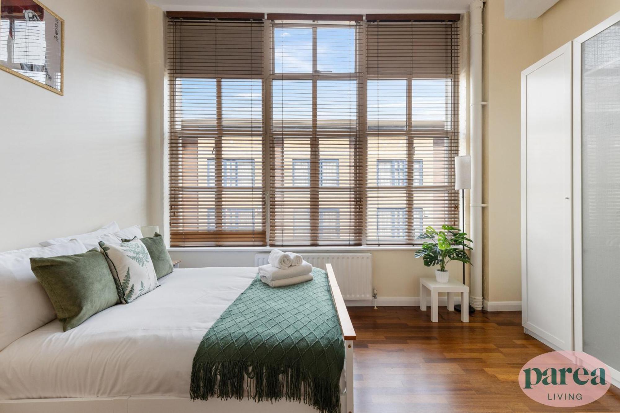 Lejlighed Parea Living - Spacious 3 Bed Flat, Canary Wharf Views With Parking London