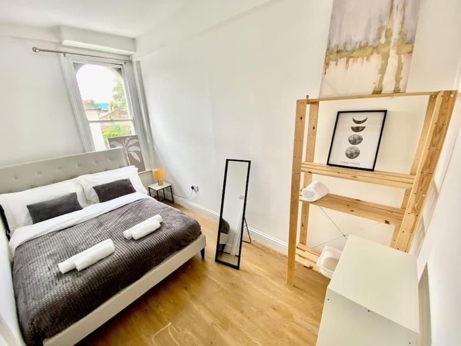 Appartement Flat 3 Gr 1 Bedroom 3 Mins Walk Mile End Station *