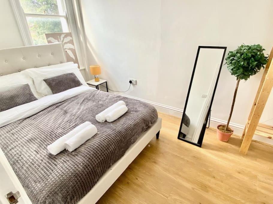 Appartement Flat 3 Gr 1 Bedroom 3 Mins Walk Mile End Station *