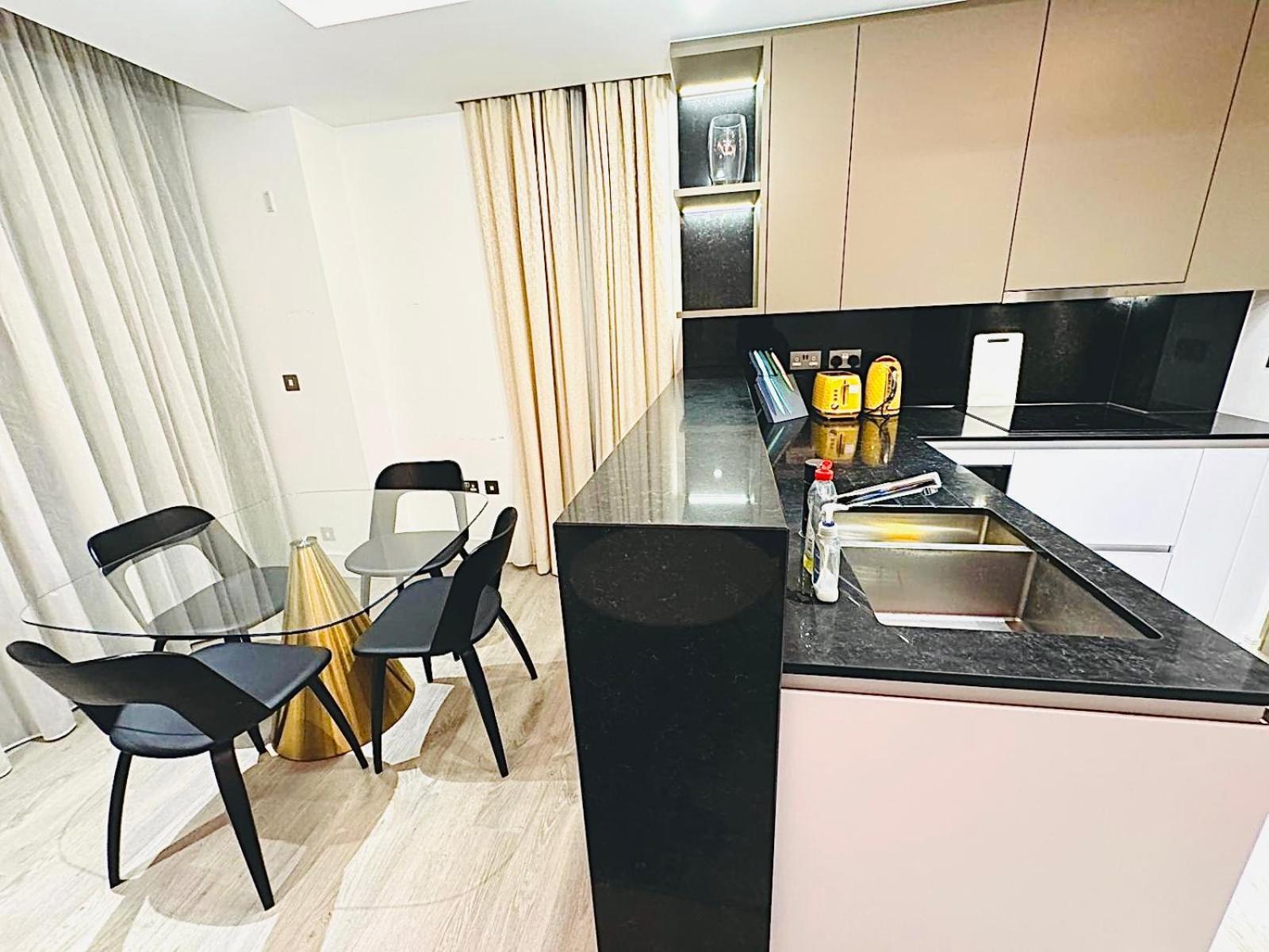 Appartement Avrora 2 Bedroom Luxury Londen