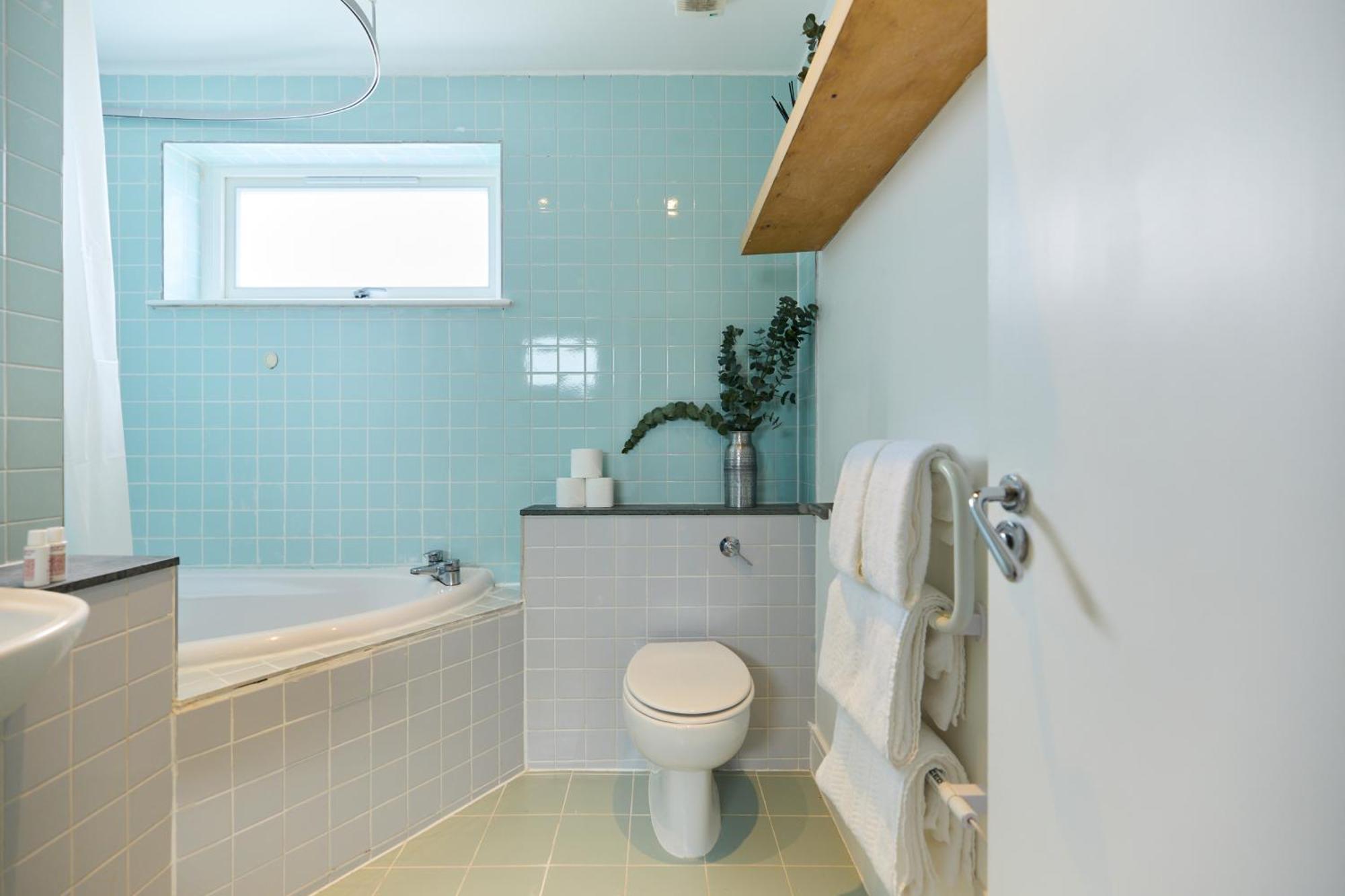 Apartment The Manor Gardens Retreat - Captivating 1bdr Flat With Terrace *