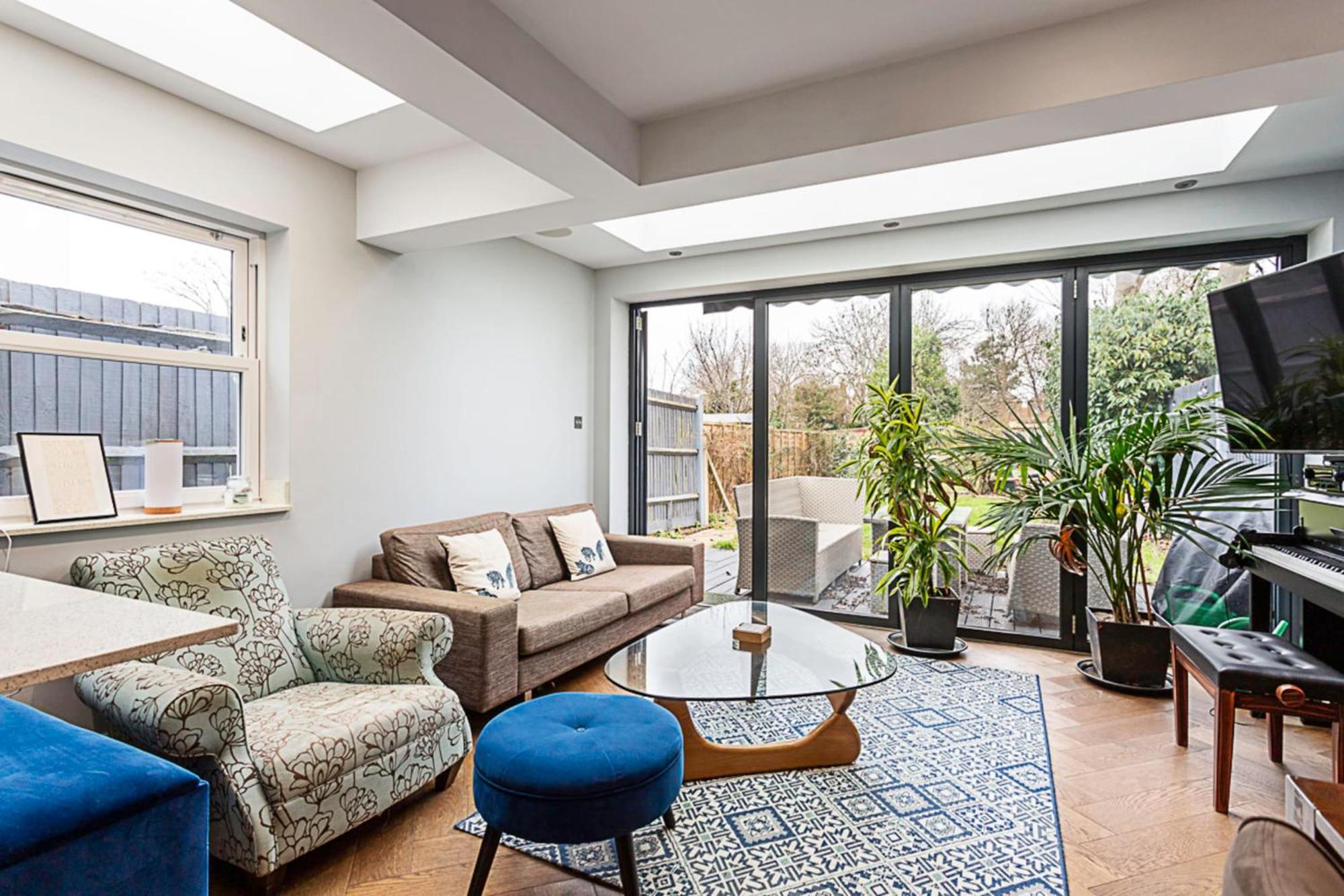 Apartment Modern And Spacious Colliers Wood London