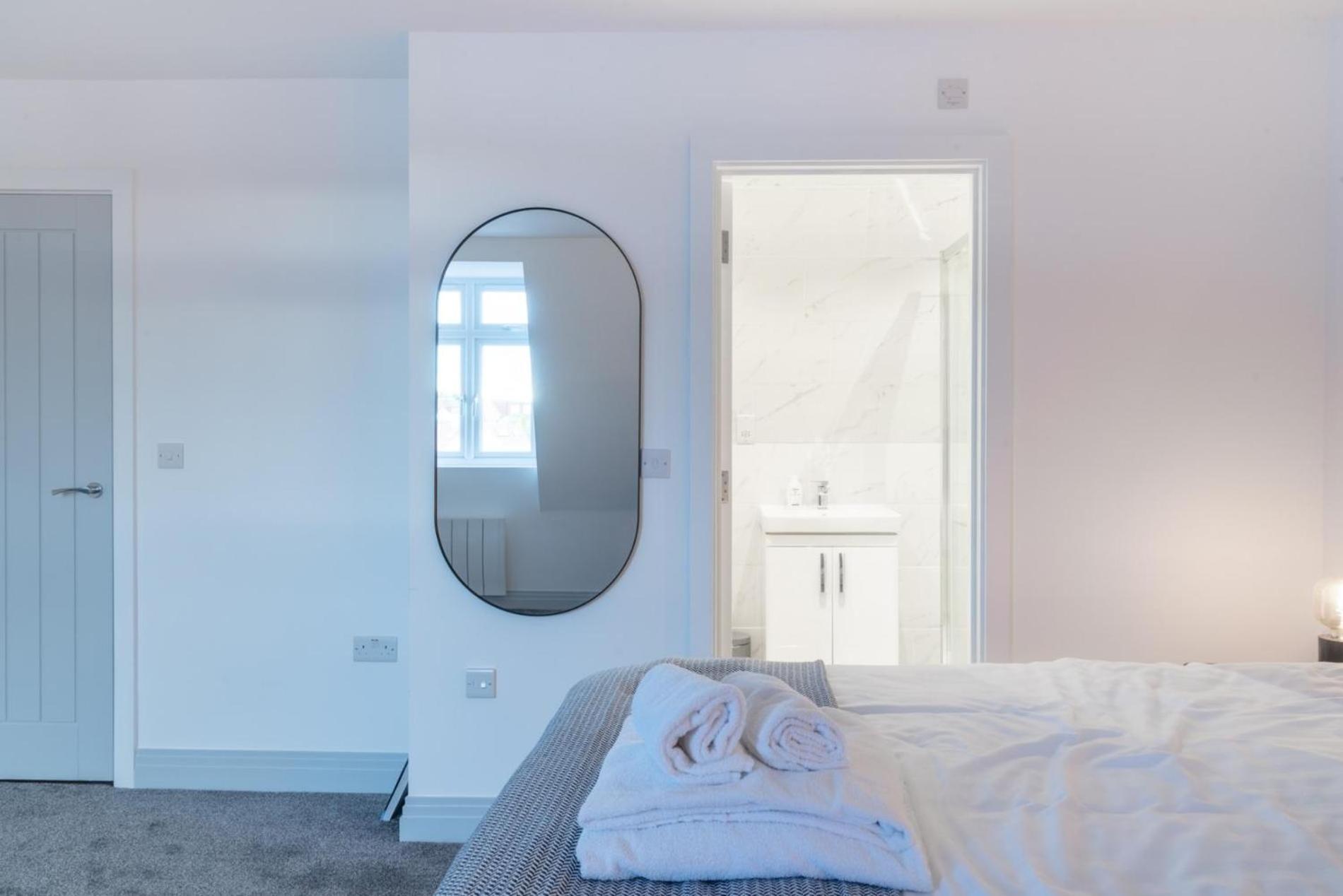 Lägenhet Newly Refurbished 2 Bed With Fantastic View *