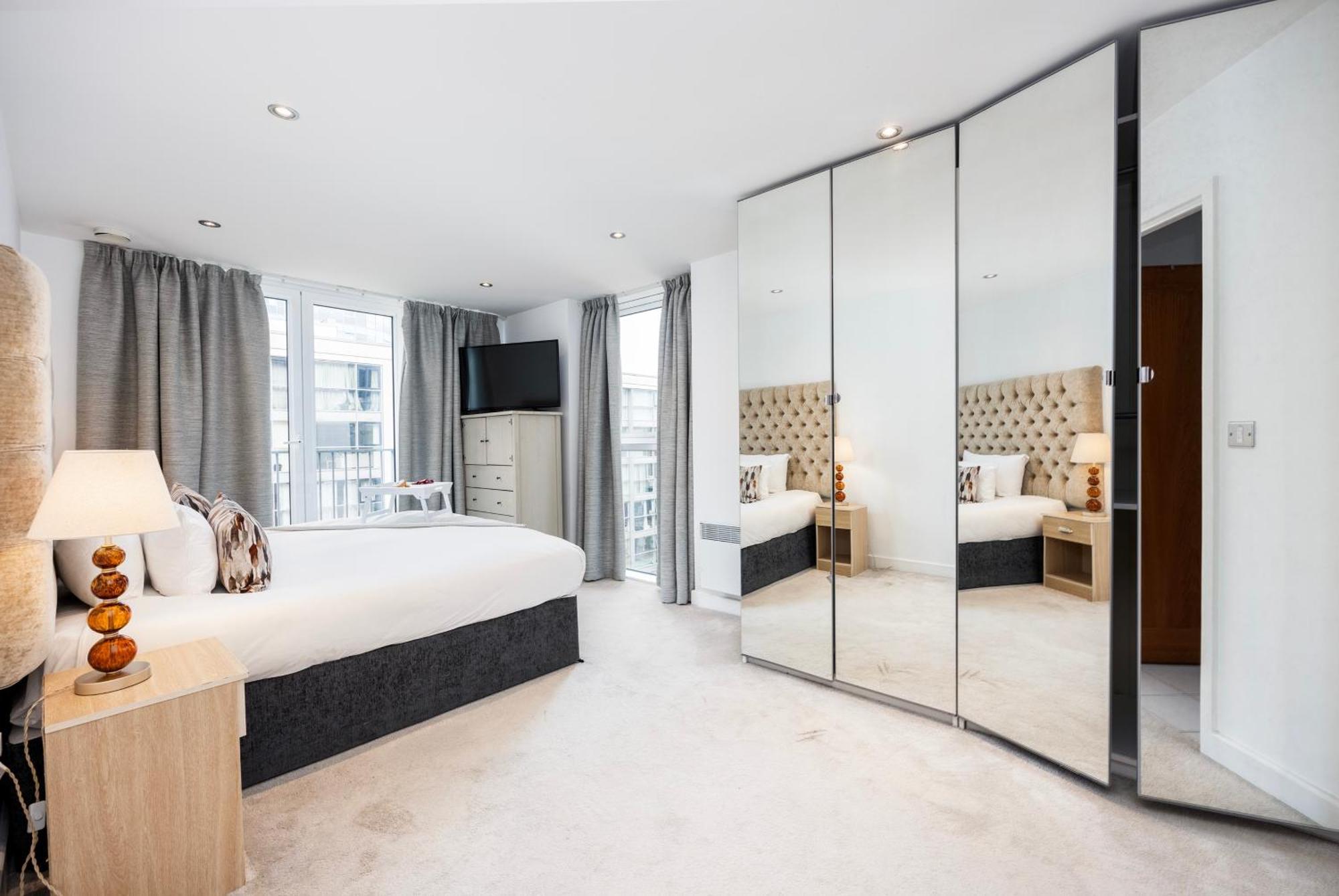 Austin David Executive Excel * London
