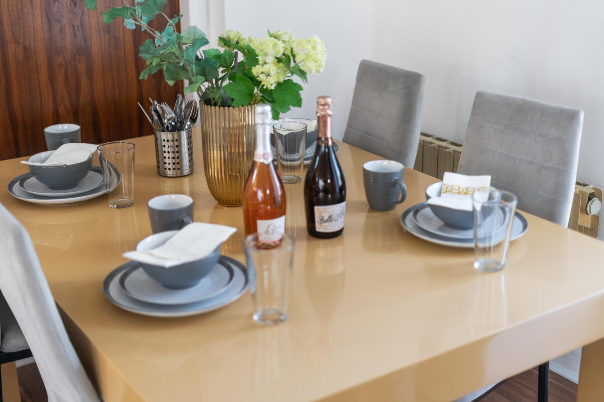 Spacious 2-bedroom In Piccadilly 6100p * Londra