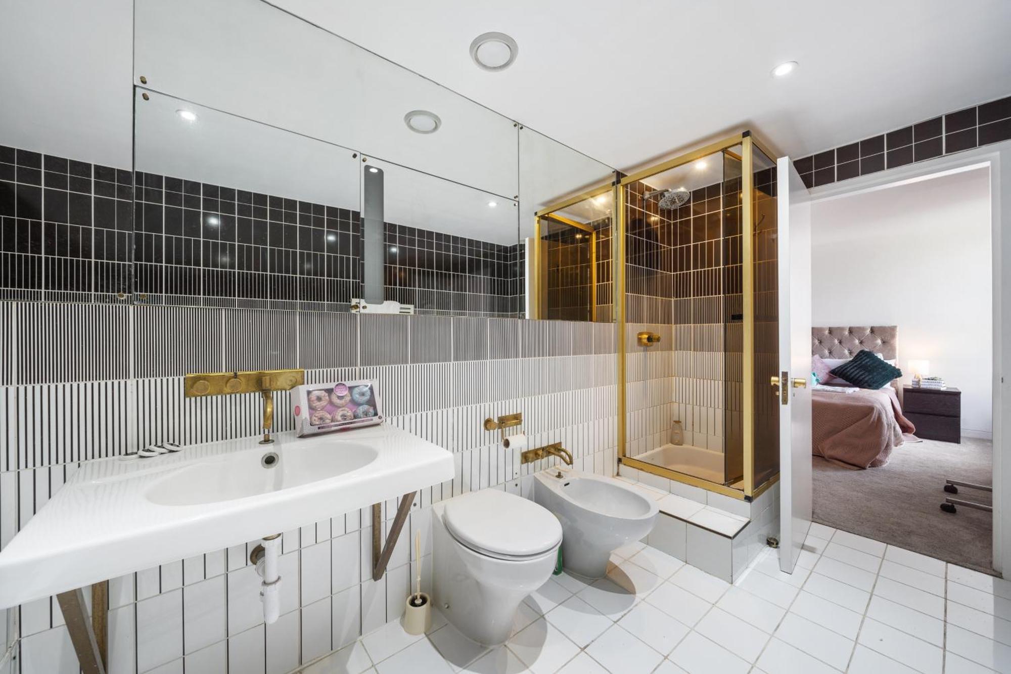 Spacious 2-bedroom In Piccadilly 6100p Londra