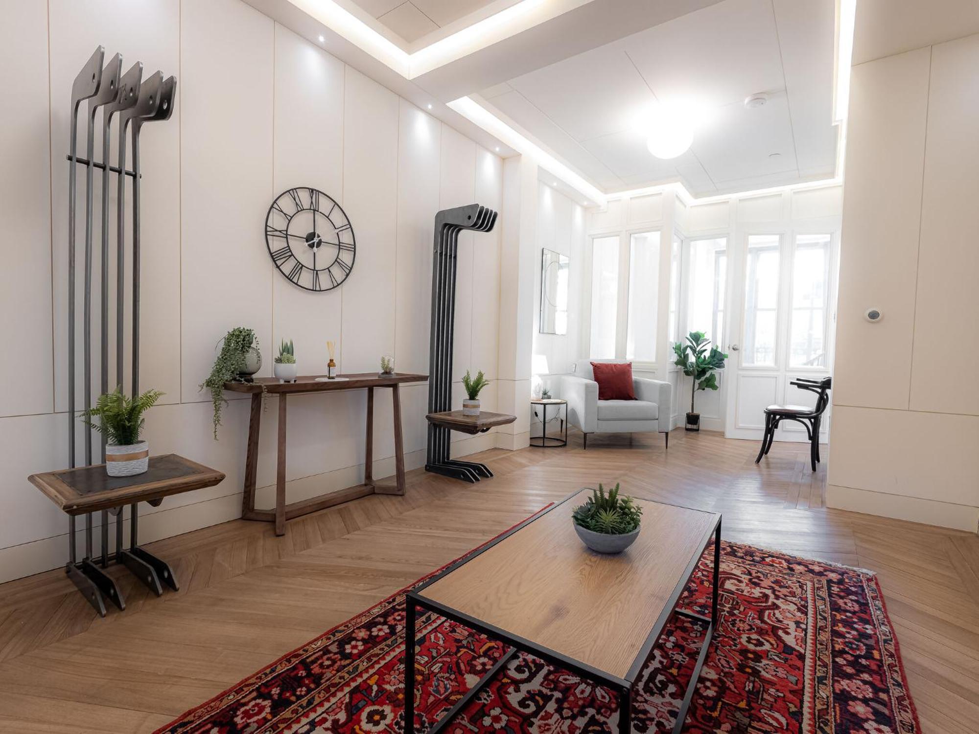 Modern Deluxe Five Bedroom House Near Chalk Farm Station By Belvilla Londen