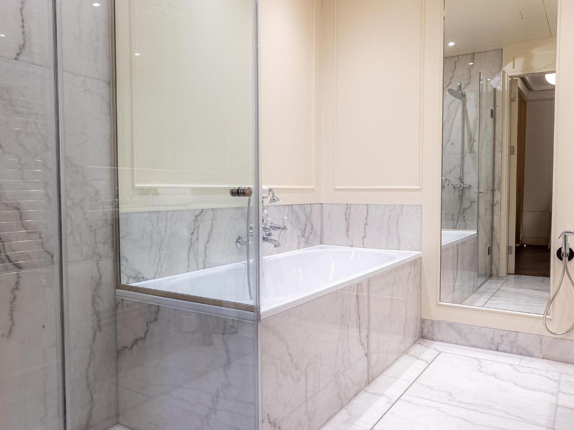 Modern Deluxe Five Bedroom House Near Chalk Farm Station By Belvilla