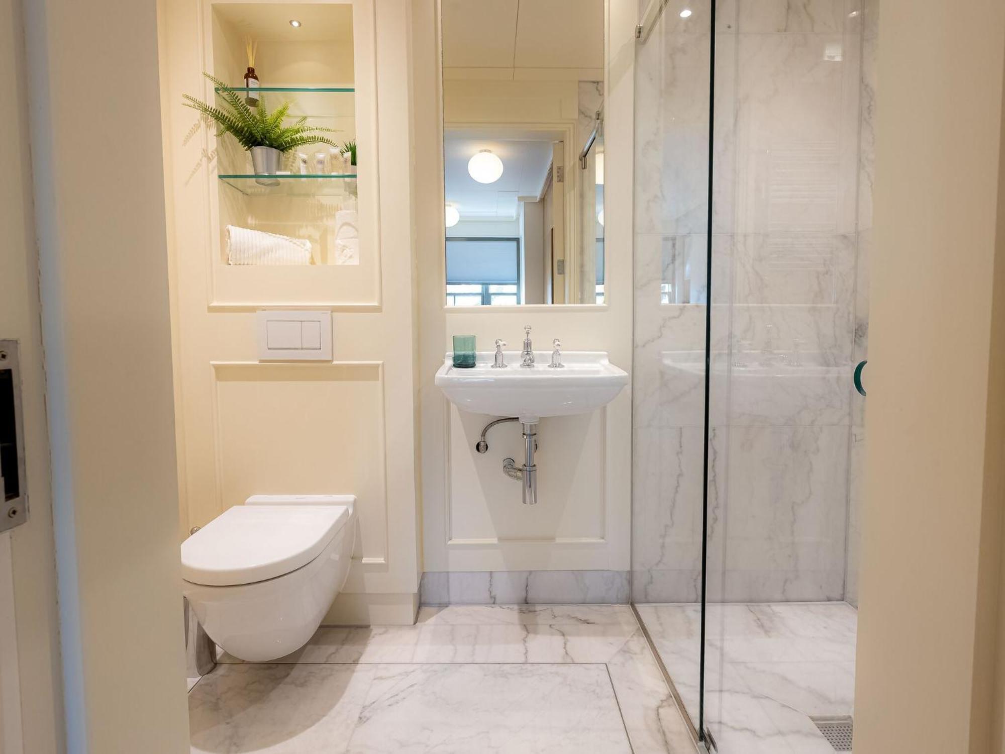 Appartement Modern Deluxe Five Bedroom House Near Chalk Farm Station By Belvilla Londen