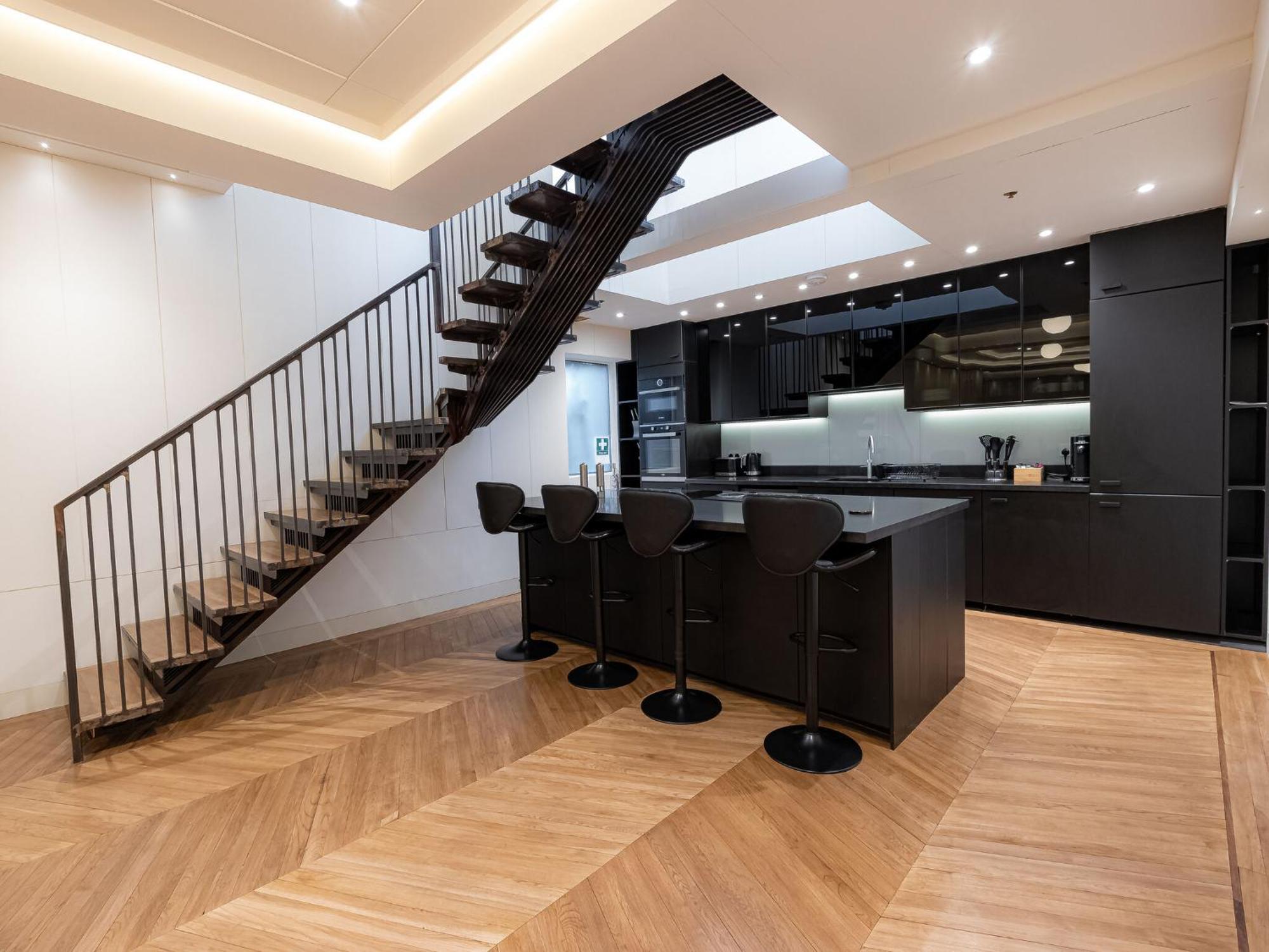 Modern Deluxe Five Bedroom House Near Chalk Farm Station By Belvilla Appartement *