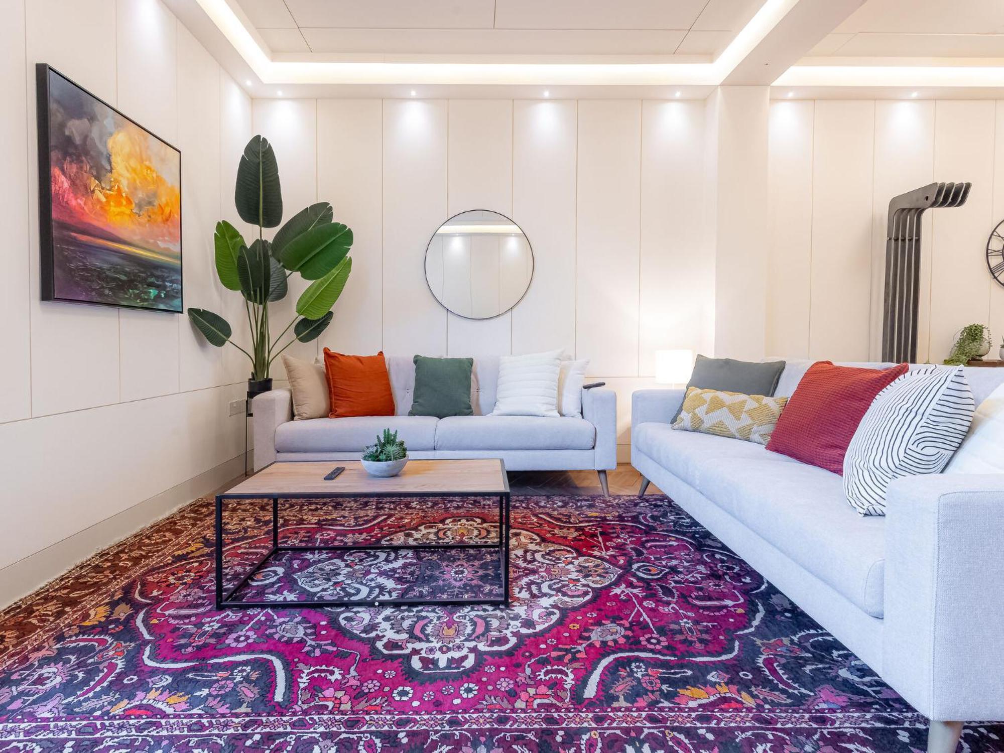 Modern Deluxe Five Bedroom House Near Chalk Farm Station By Belvilla Londen