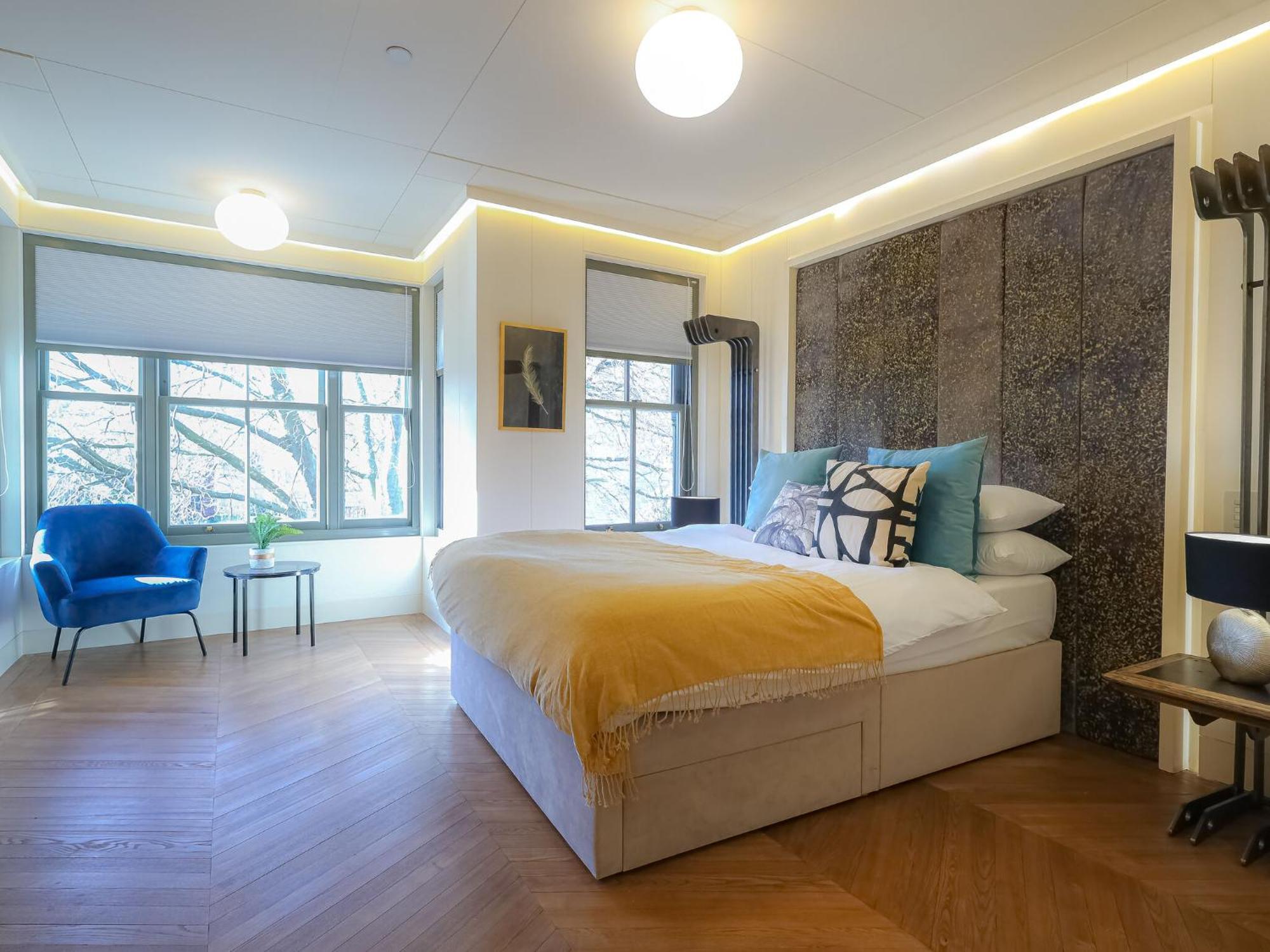 Modern Deluxe Five Bedroom House Near Chalk Farm Station By Belvilla Londen