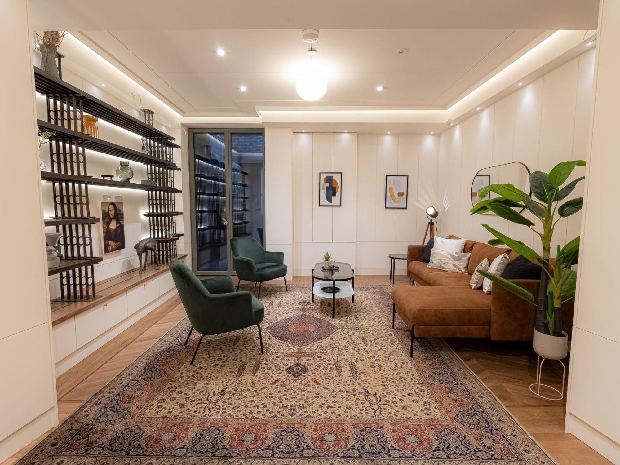 Modern Deluxe Five Bedroom House Near Chalk Farm Station By Belvilla