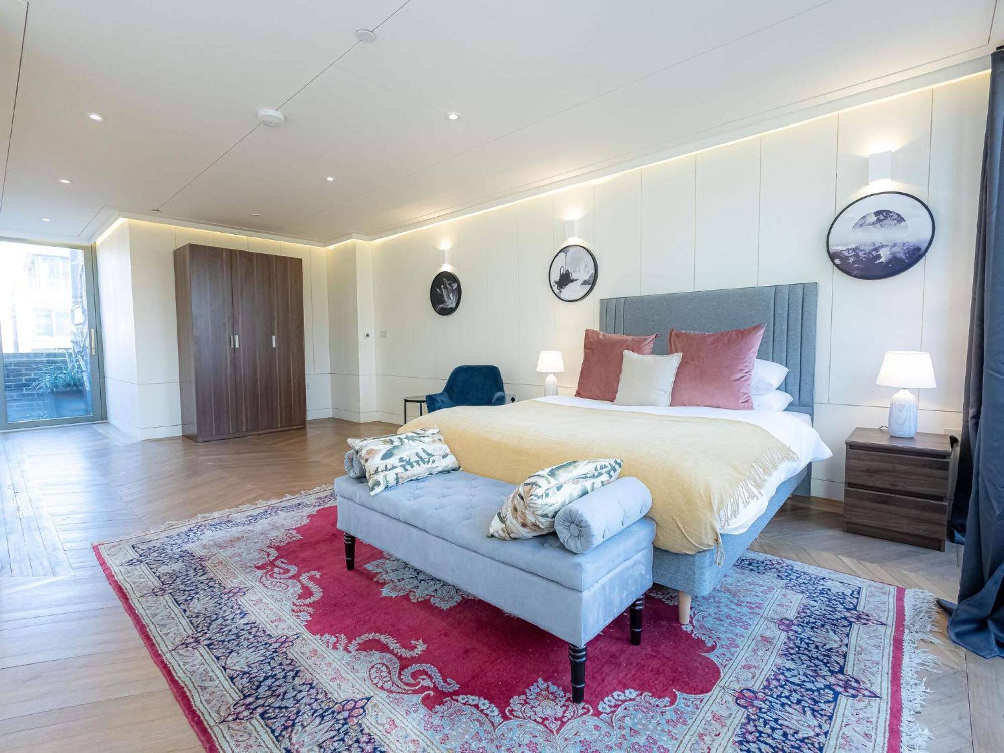 Modern Deluxe Five Bedroom House Near Chalk Farm Station By Belvilla Appartement