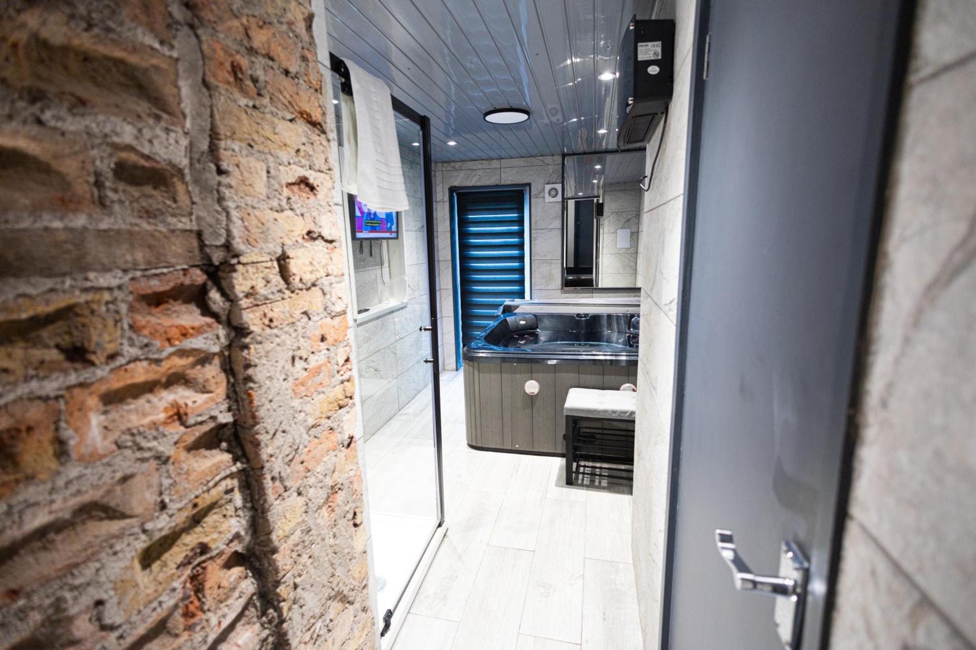 Lägenhet Elegant 1bedroom Flat With Jacuzzi In A Prime Location London