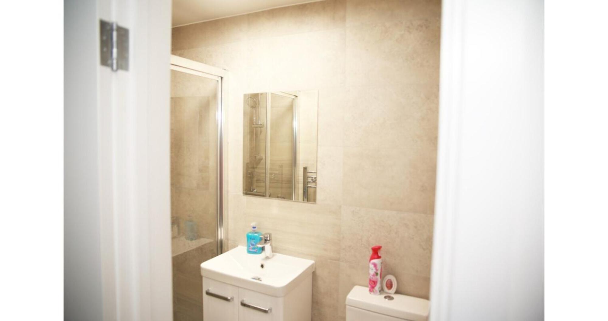 Cricklewood Deluxe Ensuite * London