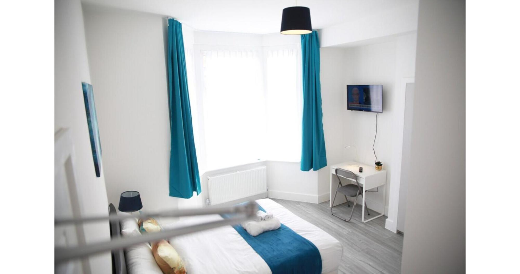 Cricklewood Deluxe Ensuite London
