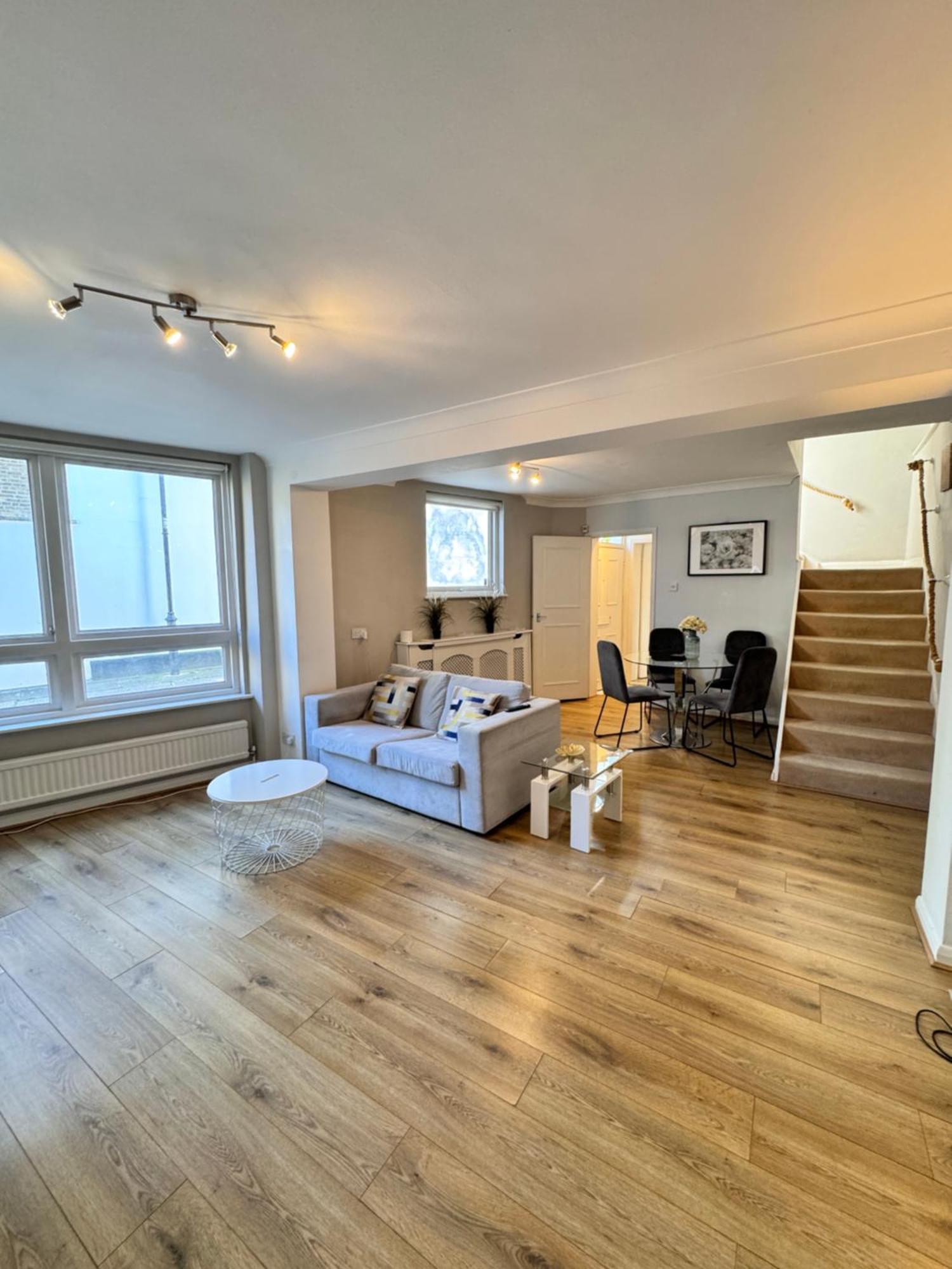 Kensington 2 Bedroom House-big Living Area And Kitchen-harrods-national History Museum-hyde Park-near 2 Underground Lines Ferienhaus