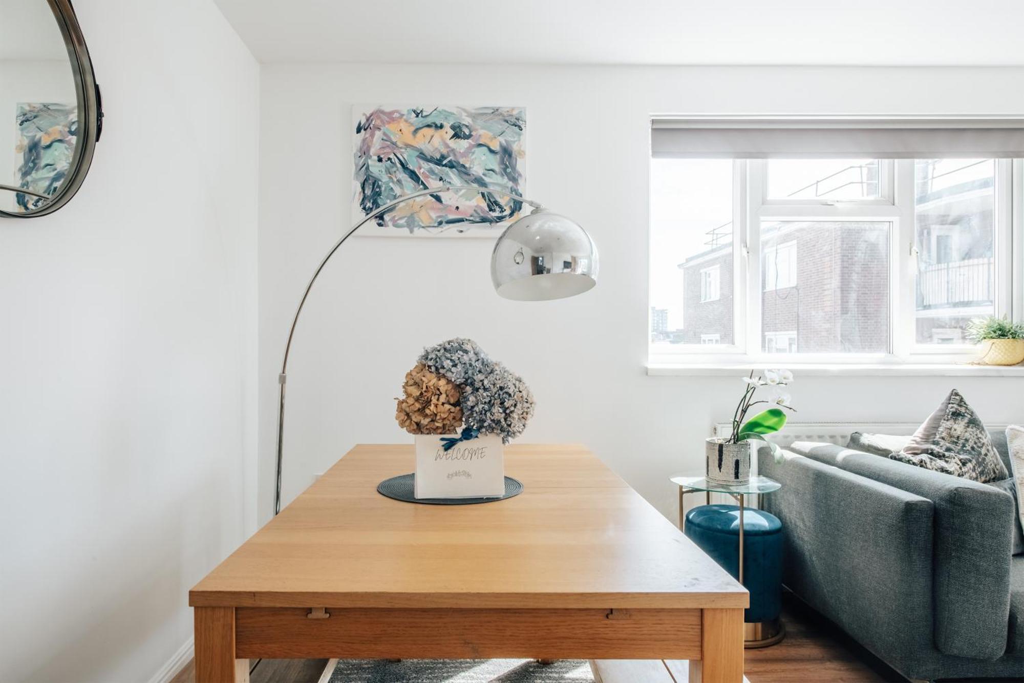 2 Bed Hoxton Flat With Wifi London