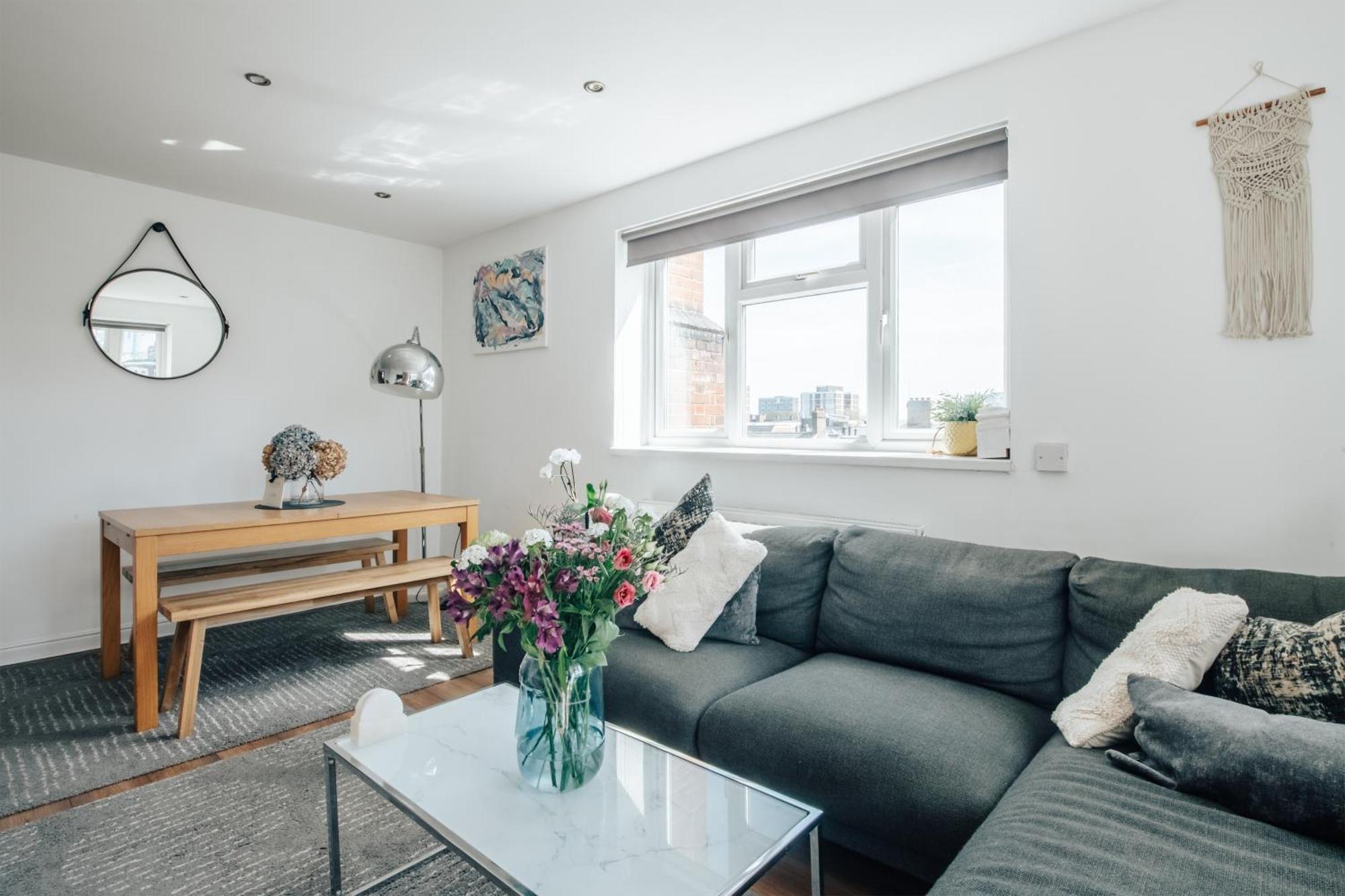 2 Bed Hoxton Flat With Wifi London