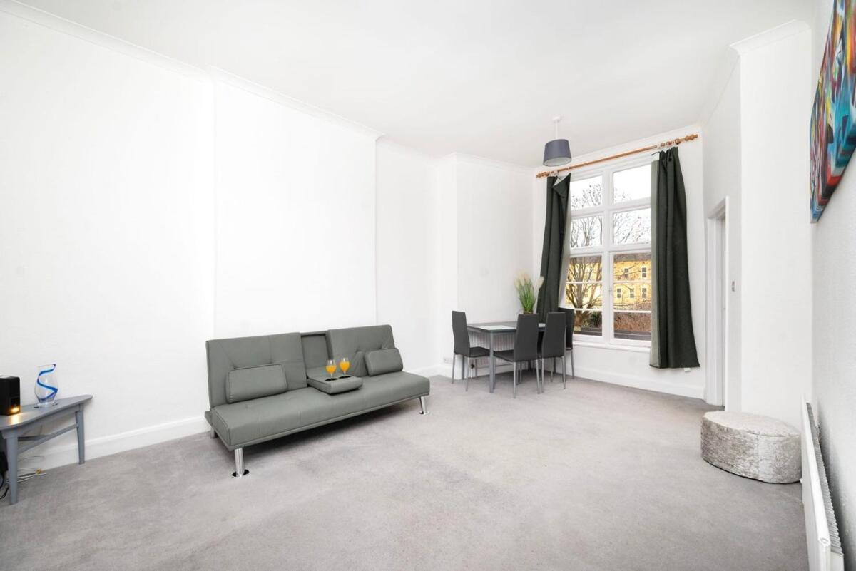 Appartamento Spacious Minimalist 1br Flat In