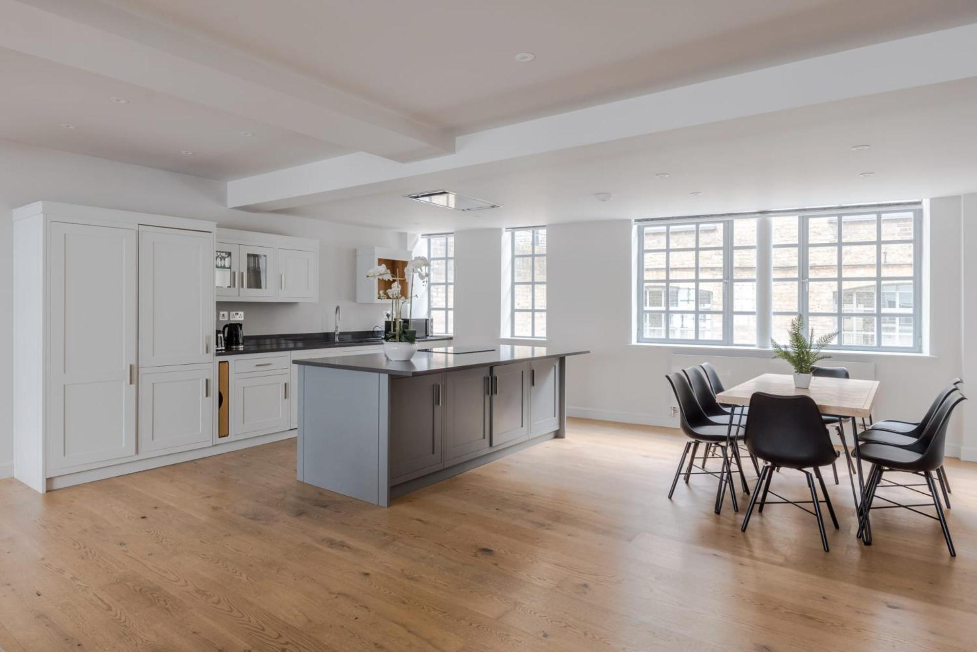Apartment Circus Of Colour - Farringdon - By Frankie Says