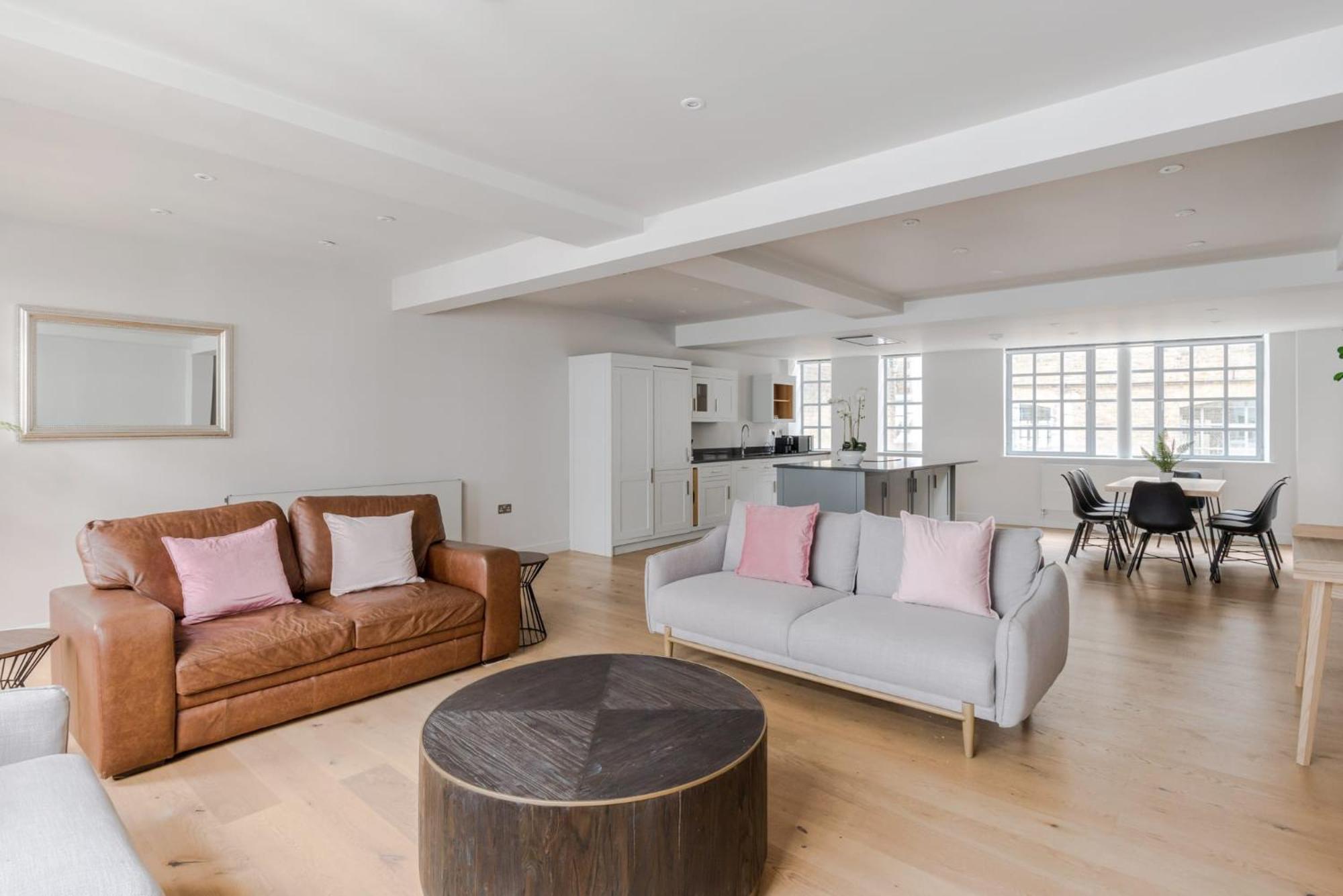 Circus Of Colour - Farringdon - By Frankie Says Apartment London