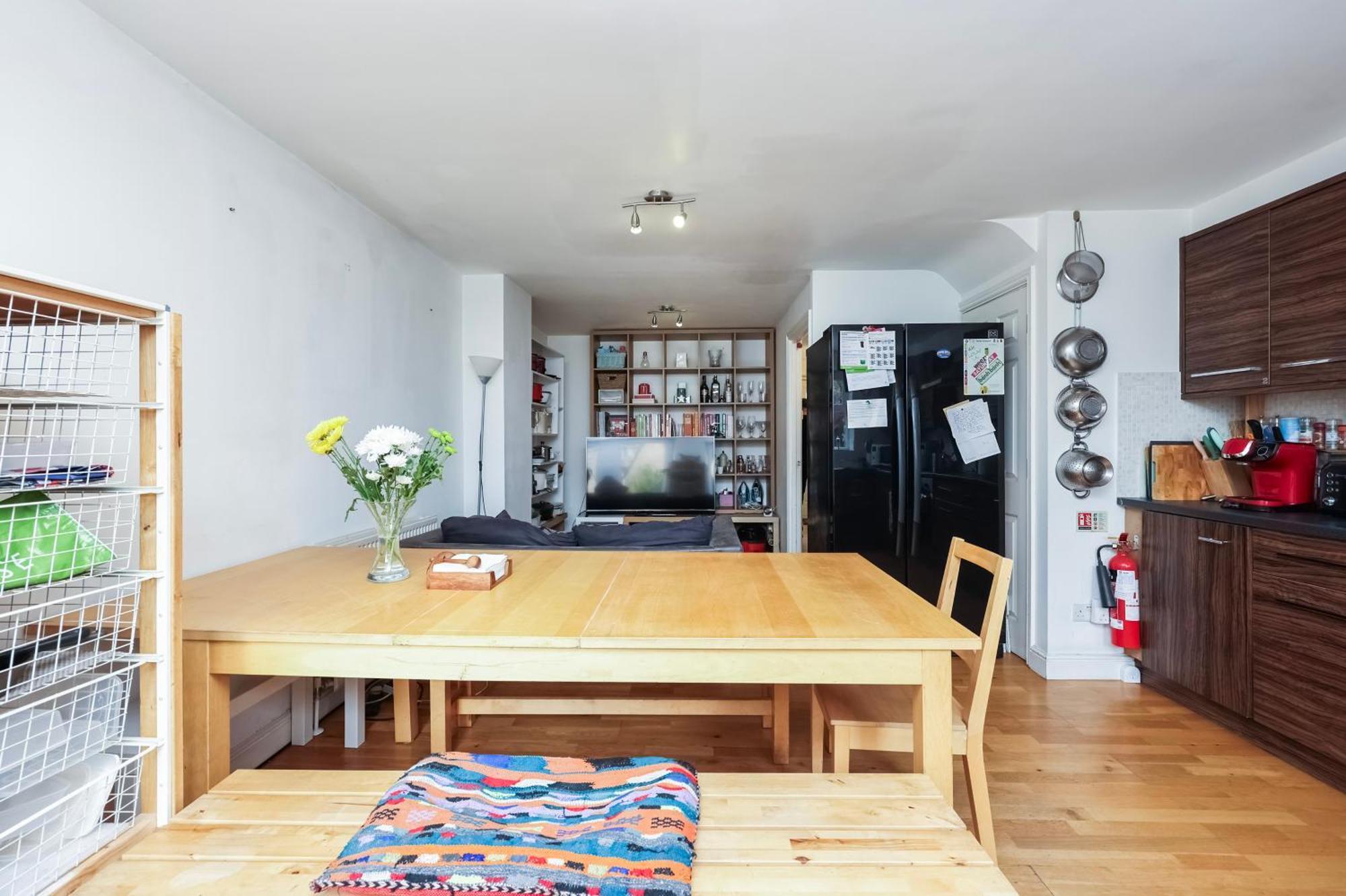 Vibrant Clapham Double Bedroom * Londen