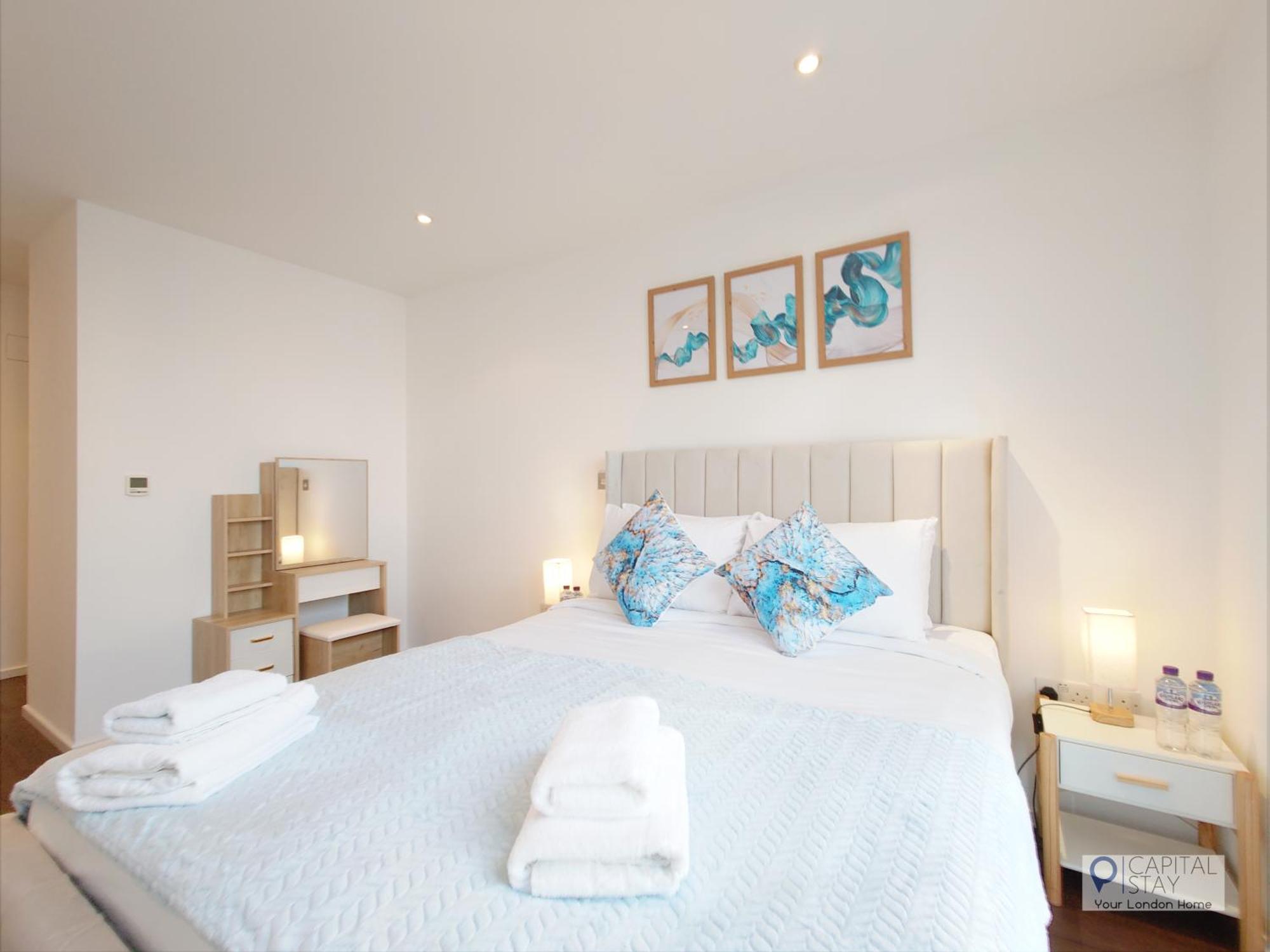Deluxe Two Bed By Excel & O2 Londen