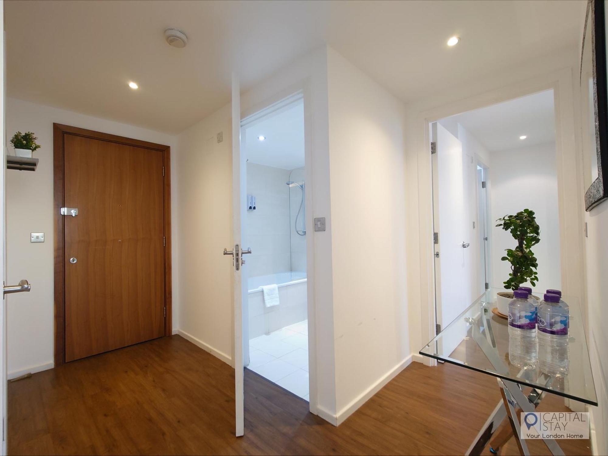 Deluxe Two Bed By Excel & O2 Londen