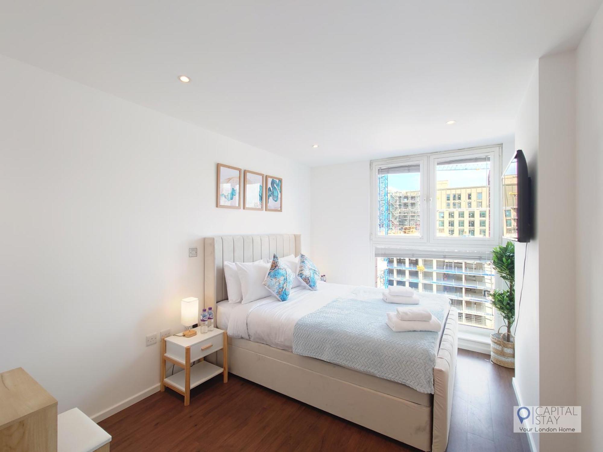 Deluxe Two Bed By Excel & O2 Londen