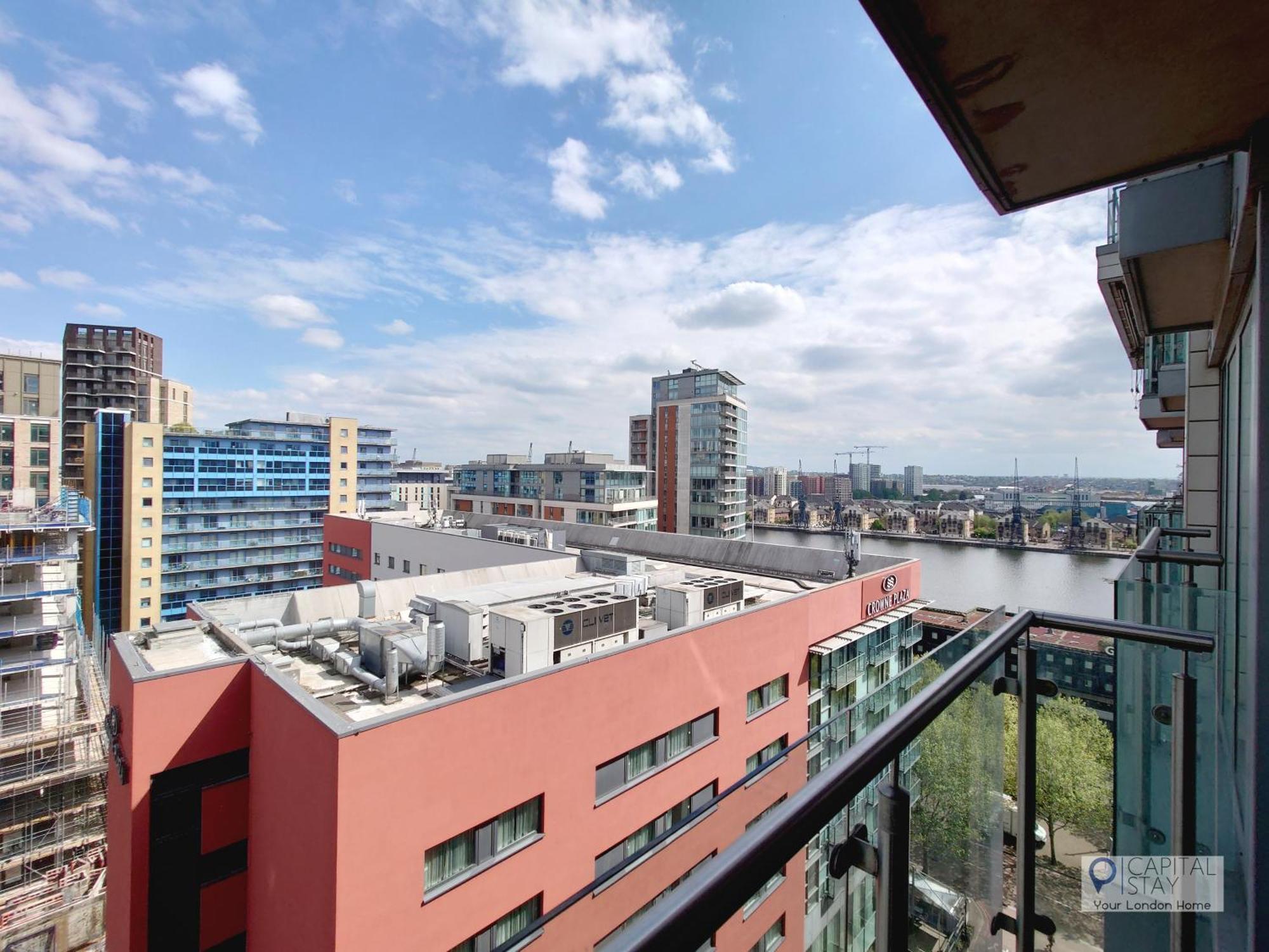 Deluxe Two Bed By Excel & O2 * Londen