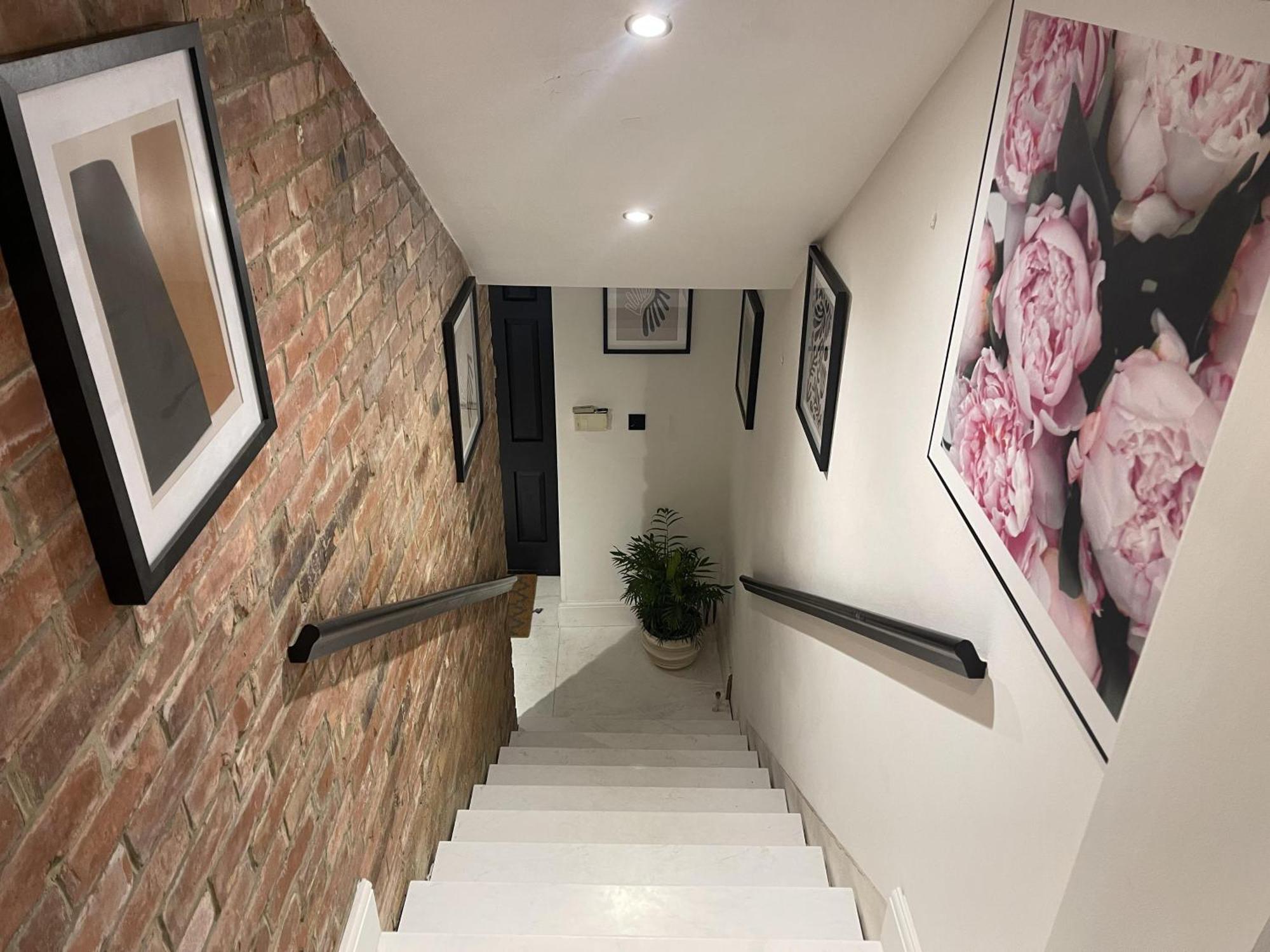 Immaculate 2-bed In Appartement Londres