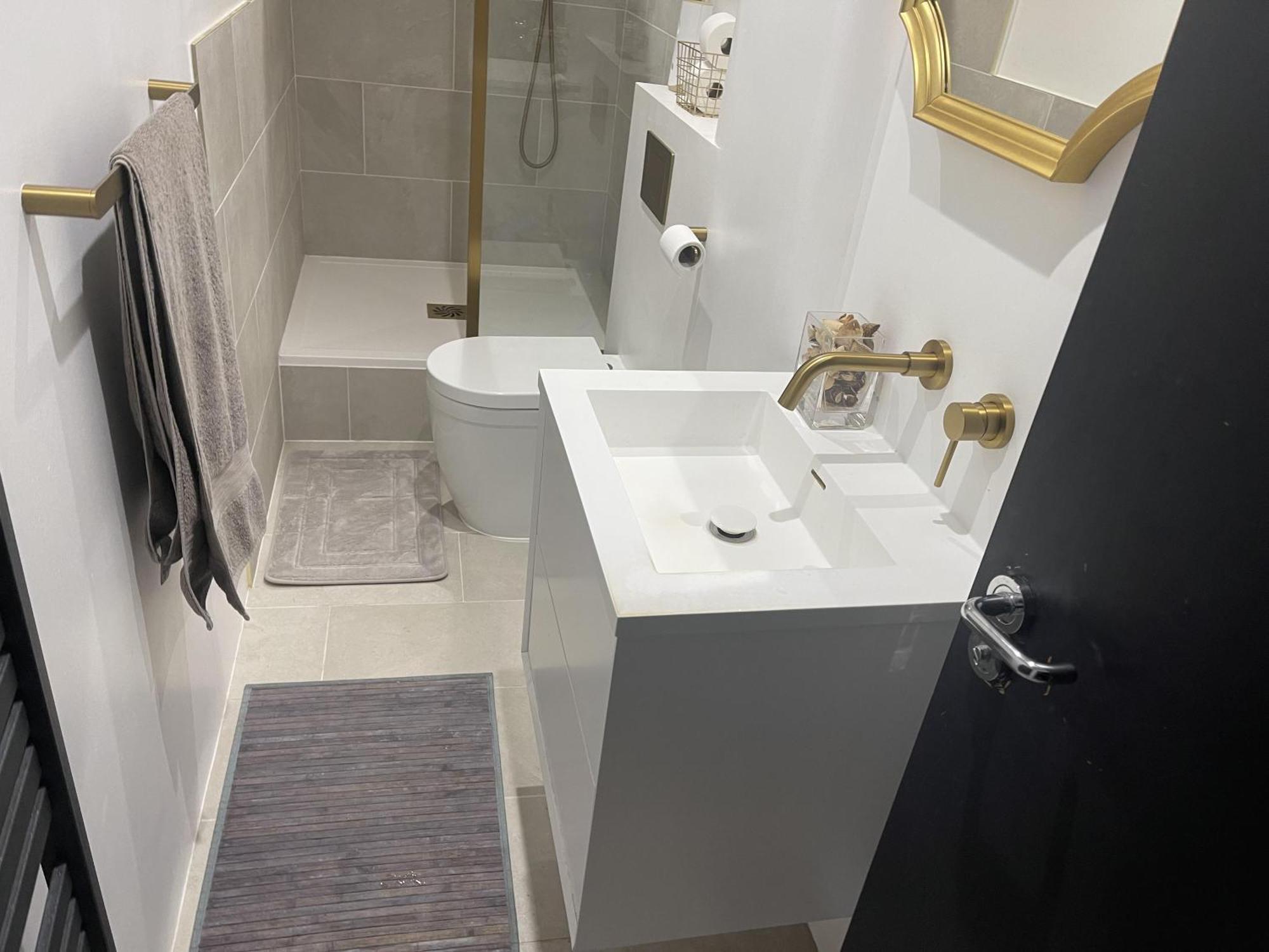 Immaculate 2-bed In Londres