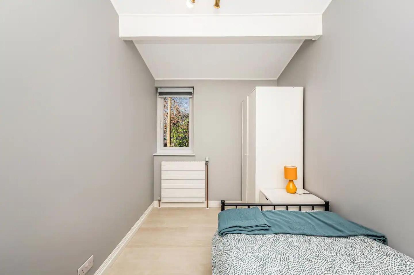 Casa vacanze Pass The Keys Stylish Gardenten Mins To *