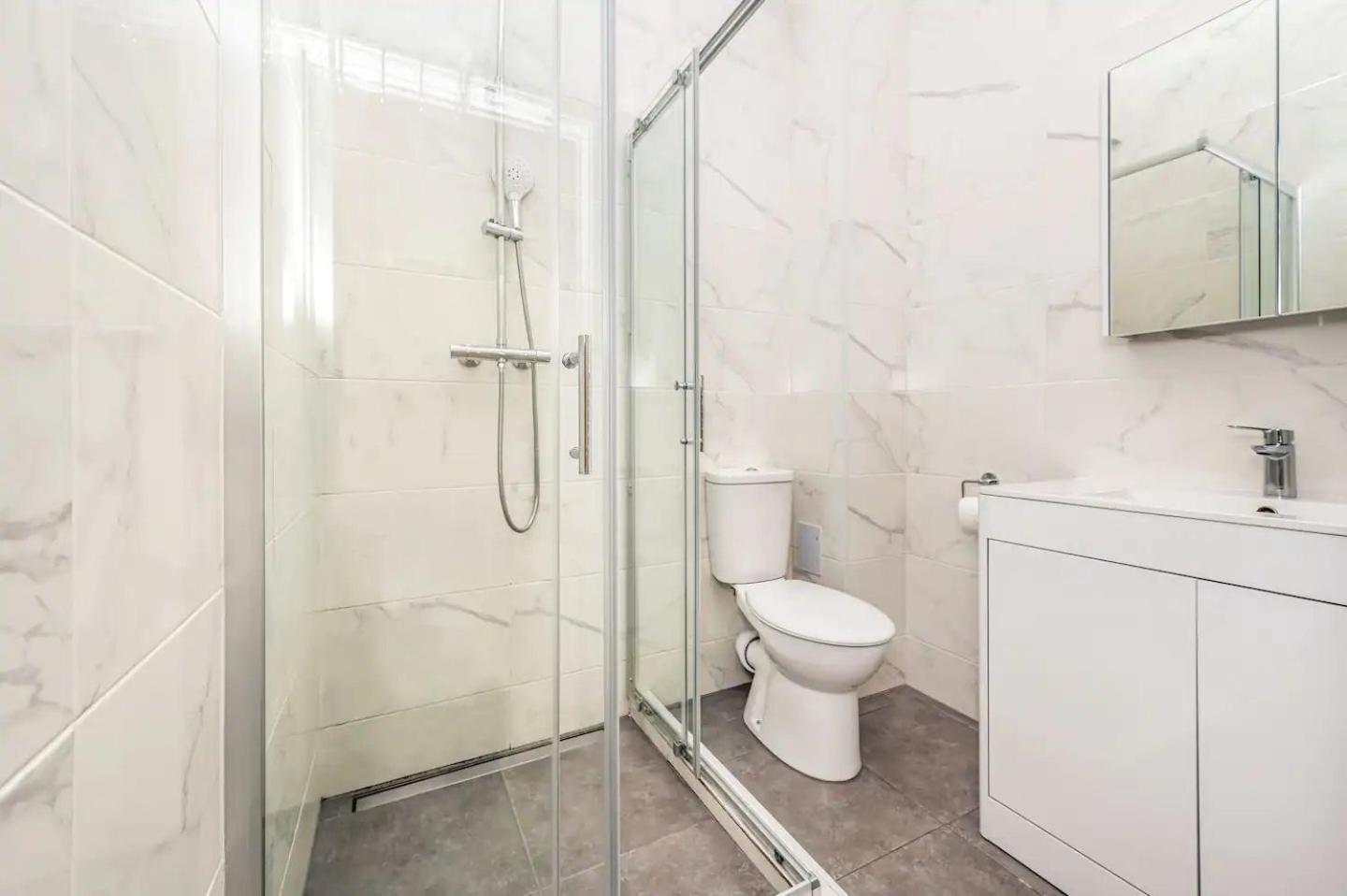 Casa vacanze Pass The Keys Stylish Gardenten Mins To *