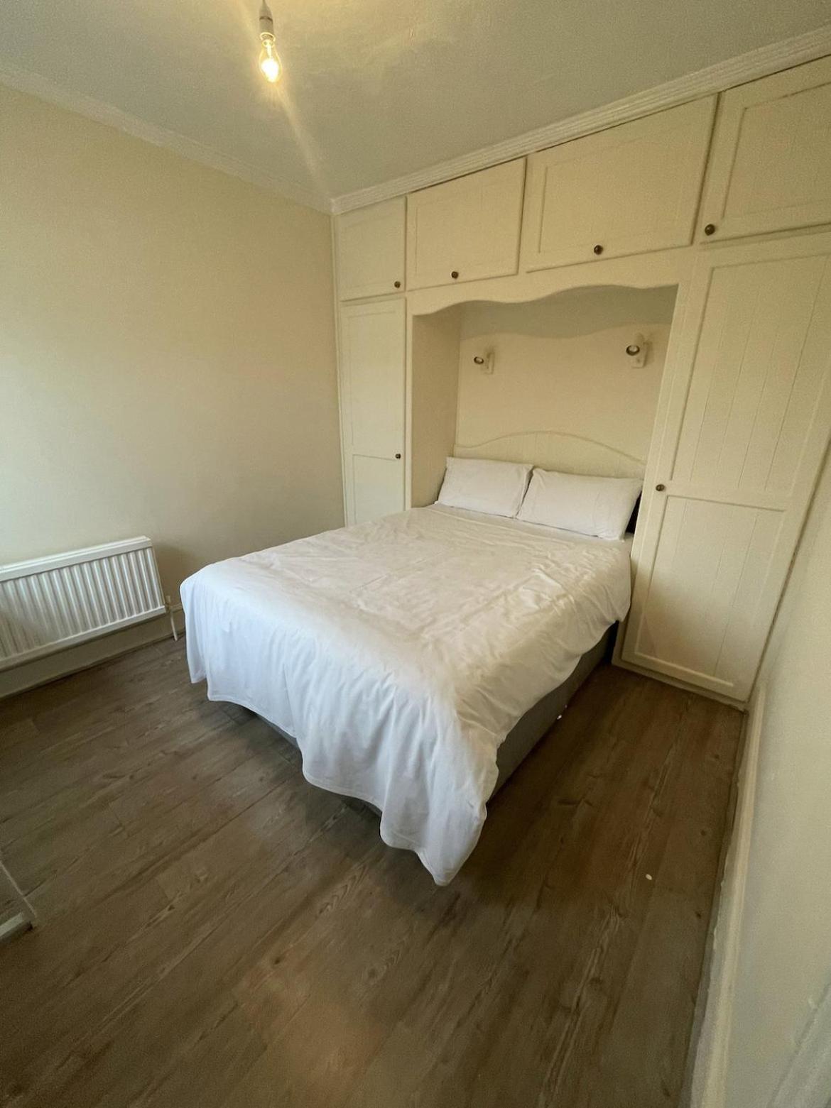Nky Crystal 4 Bed House * Londen