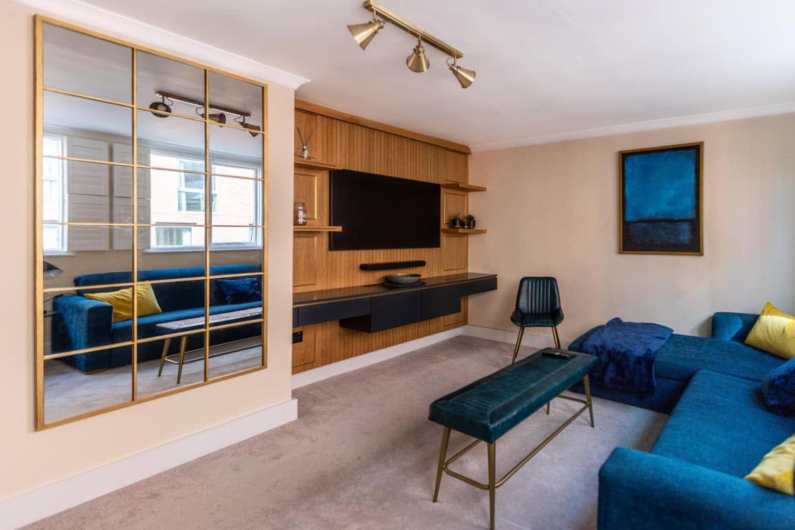 Westminster Charm With Roof Terrace *
