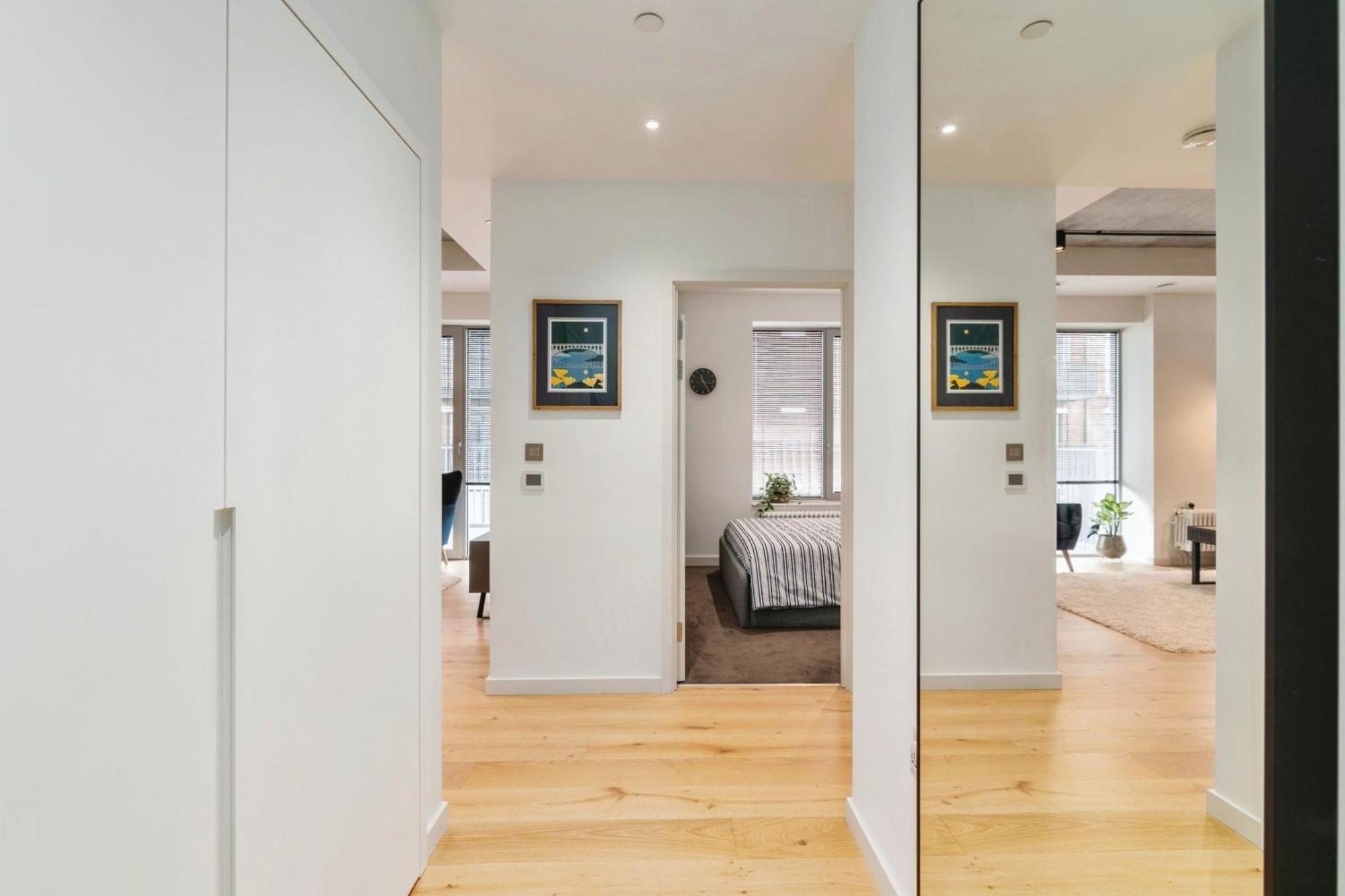 Leilighet Chic 2 Bedroom Flat With Balcony