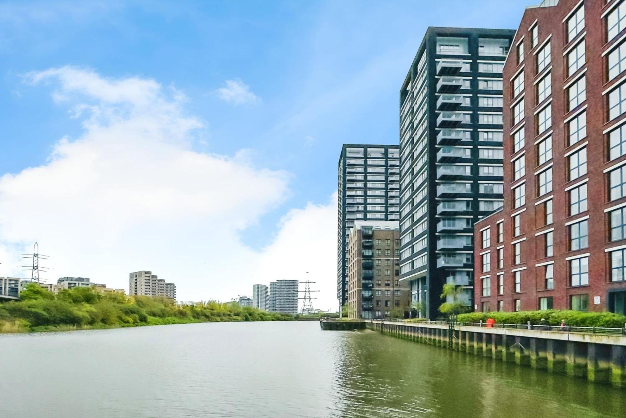 Chic 2 Bedroom Flat With Balcony Leilighet