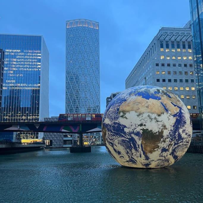 Luxury Penthouse In Canary Wharf - 3 Bedroom / 2 Bathroom Appartement *