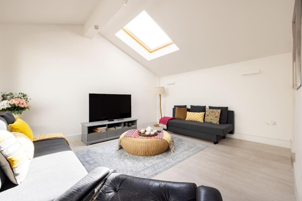 Modern 3 Bedroom Townhouse By Wild Roses Feriehus *