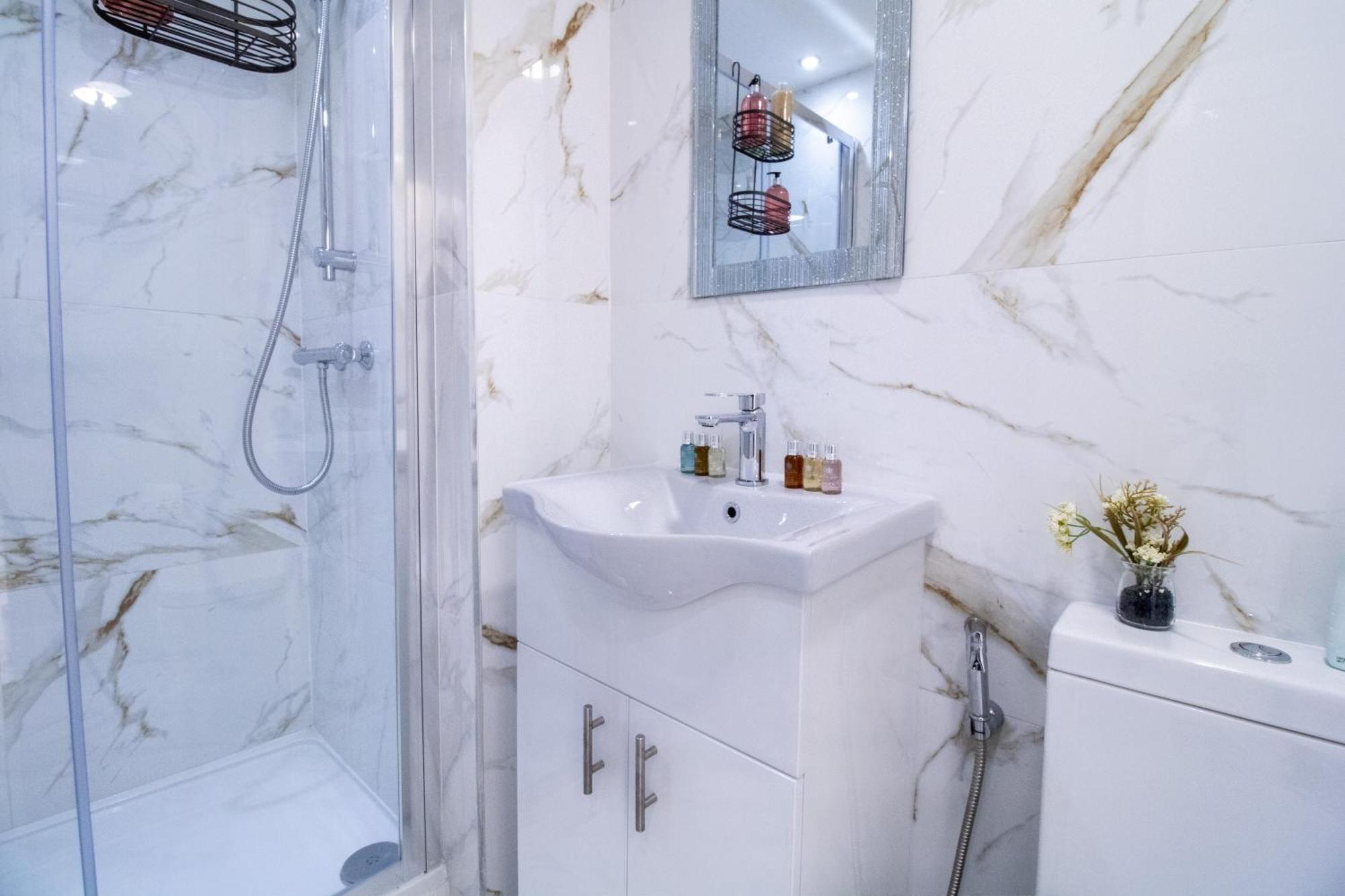 Oxford Street Chic Retreat - Unparalleled Elegance And Urban Comfort! Gc1 Lejlighed London