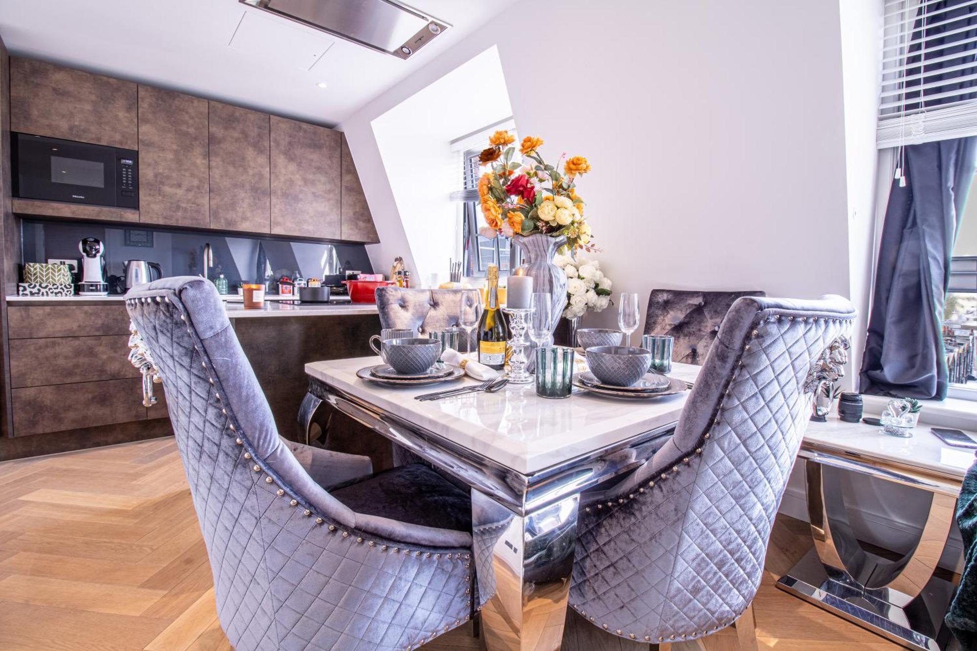 Luxurious 1-bedroom Penthouse In Marble Arch 71 * Londen