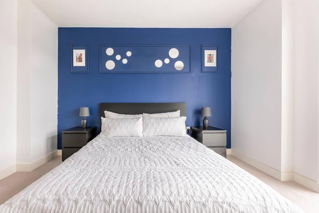 Stylish & Comfortable Top-floor Flat In Harrow Appartement