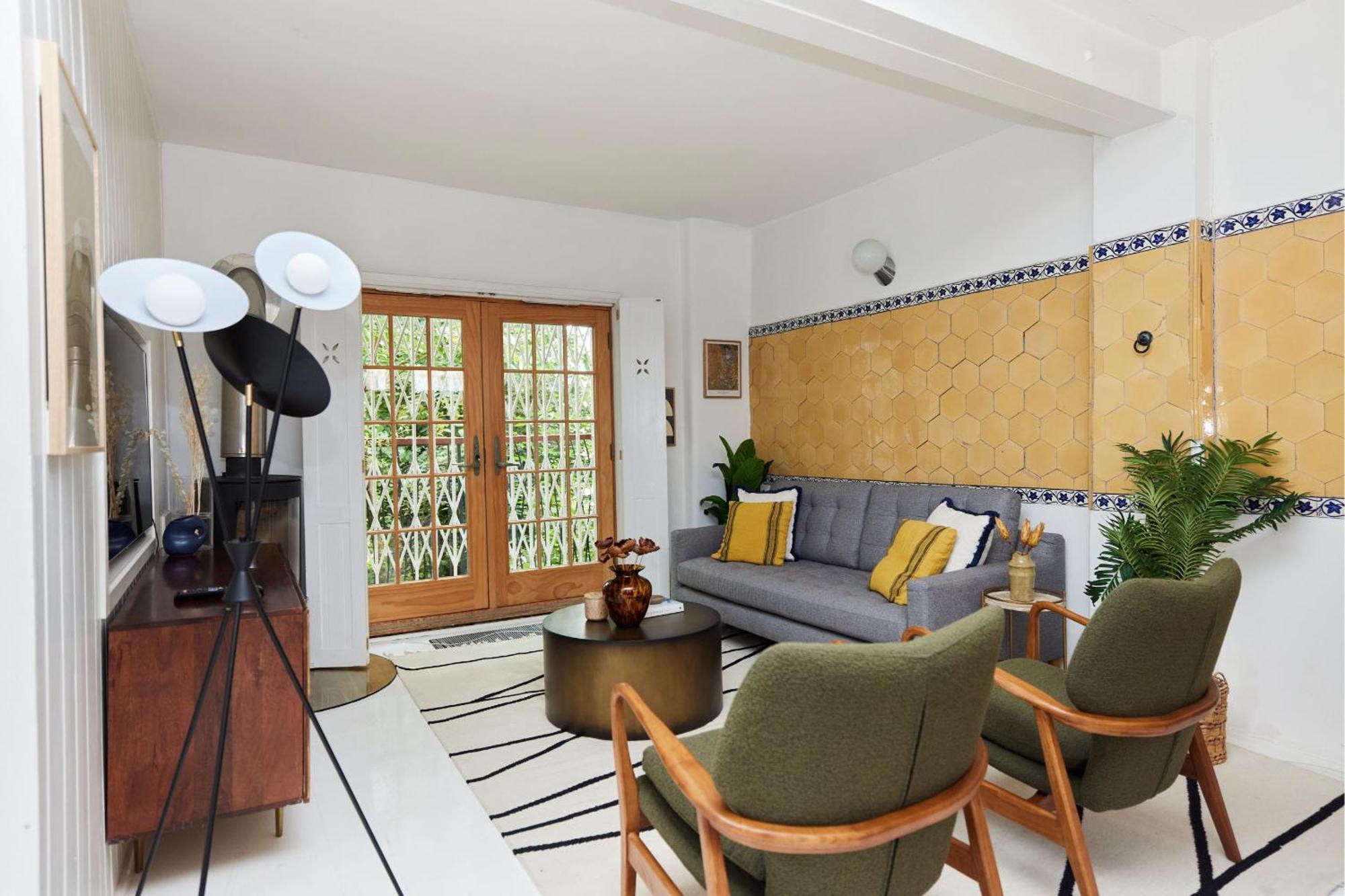 The Hampstead Wonder - Spacious 4bdr House With Balcony Lägenhet *