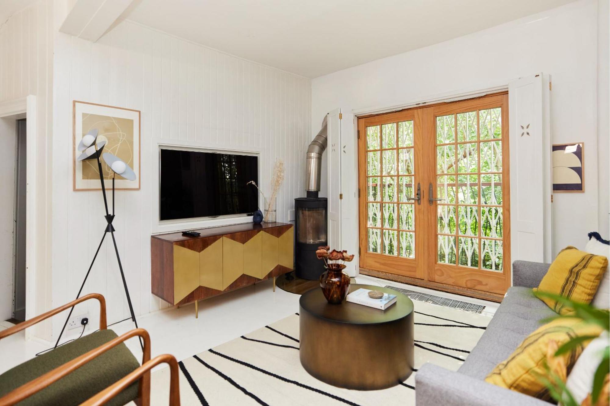 The Hampstead Wonder - Spacious 4bdr House With Balcony Lägenhet *